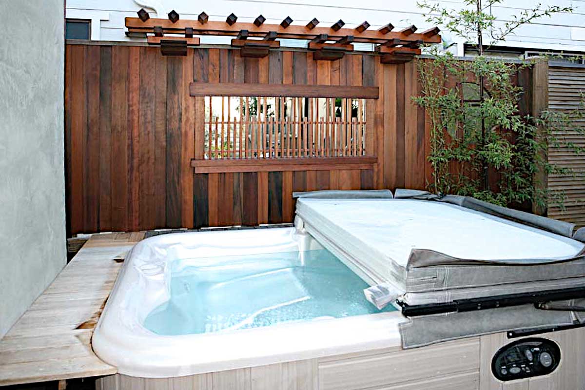 hottubtrellis.jpg