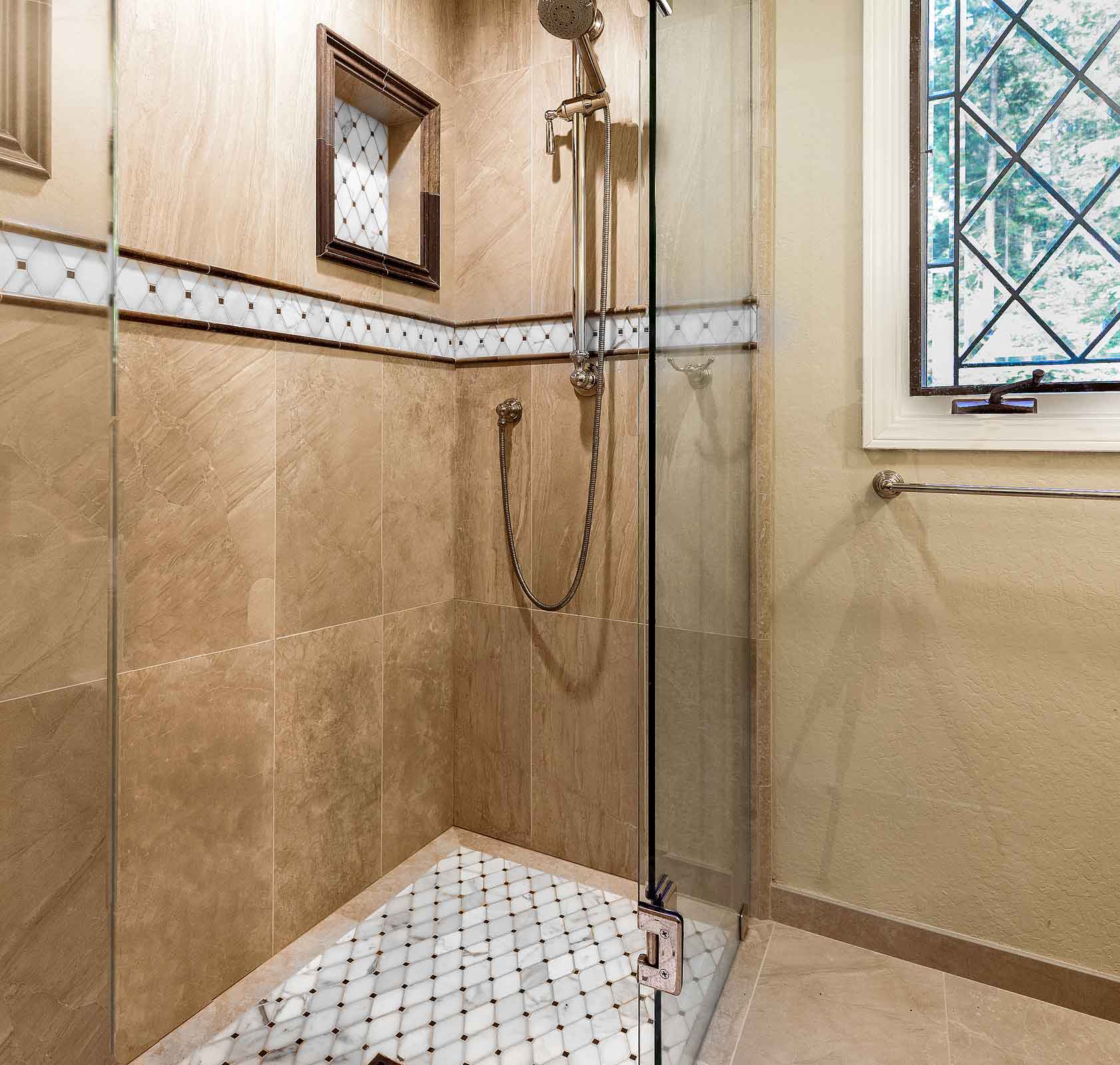 Curbless Shower with Shower Niches