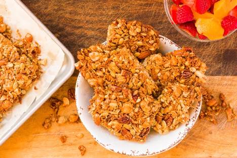 This is a perfect replacement to granola bars. You can mix various nuts to make it your own. I love pecans, walnuts, almonds and macadamia nuts. I slice them up but they can be in any shape.