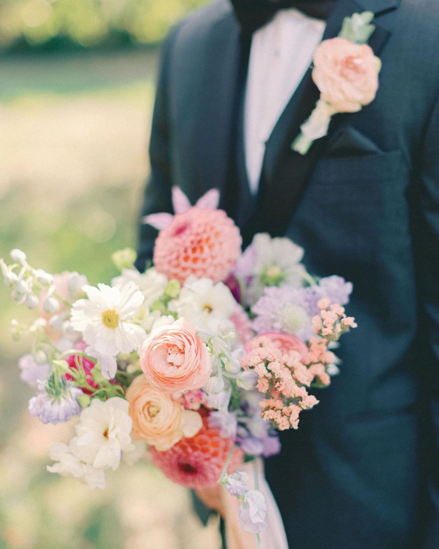 May = knee deep in flowers. Wedding season is in full swing over here and I love it. We have something fun and colorful happening this weekend and I can&rsquo;t wait to share more. 
Photo: @hayleymoorephoto 
Planning: @everlastingeventsohio 
Venue: F