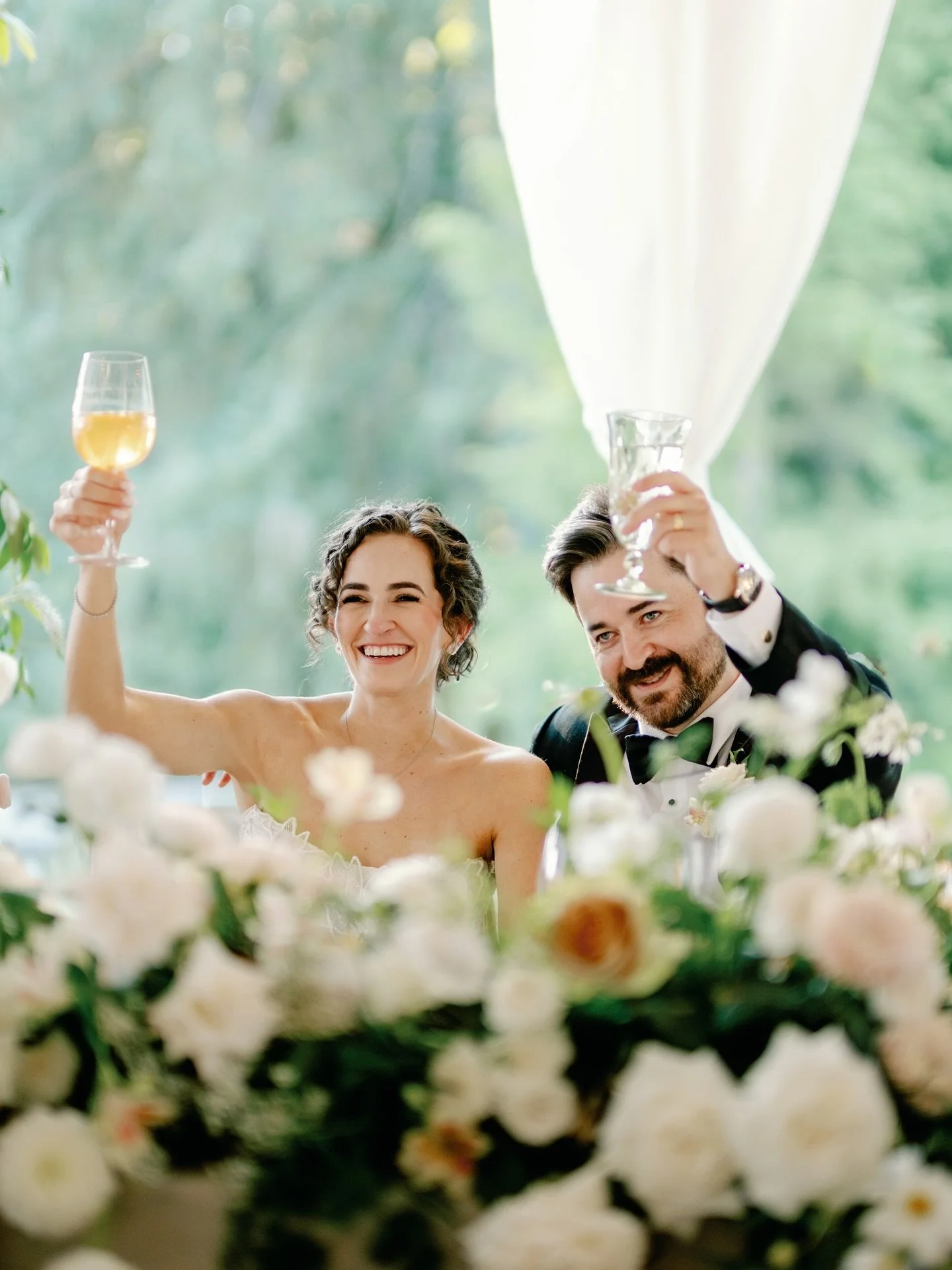 Hart House never looked better 🥹 One day. A thousand little moments. So grateful we got to witness and capture it all for Laura and Taylor 💚
Planned by @frankieannestevens @smitten_events 
florals @justynafloral
decor @ruffledrose, draping 
lightin