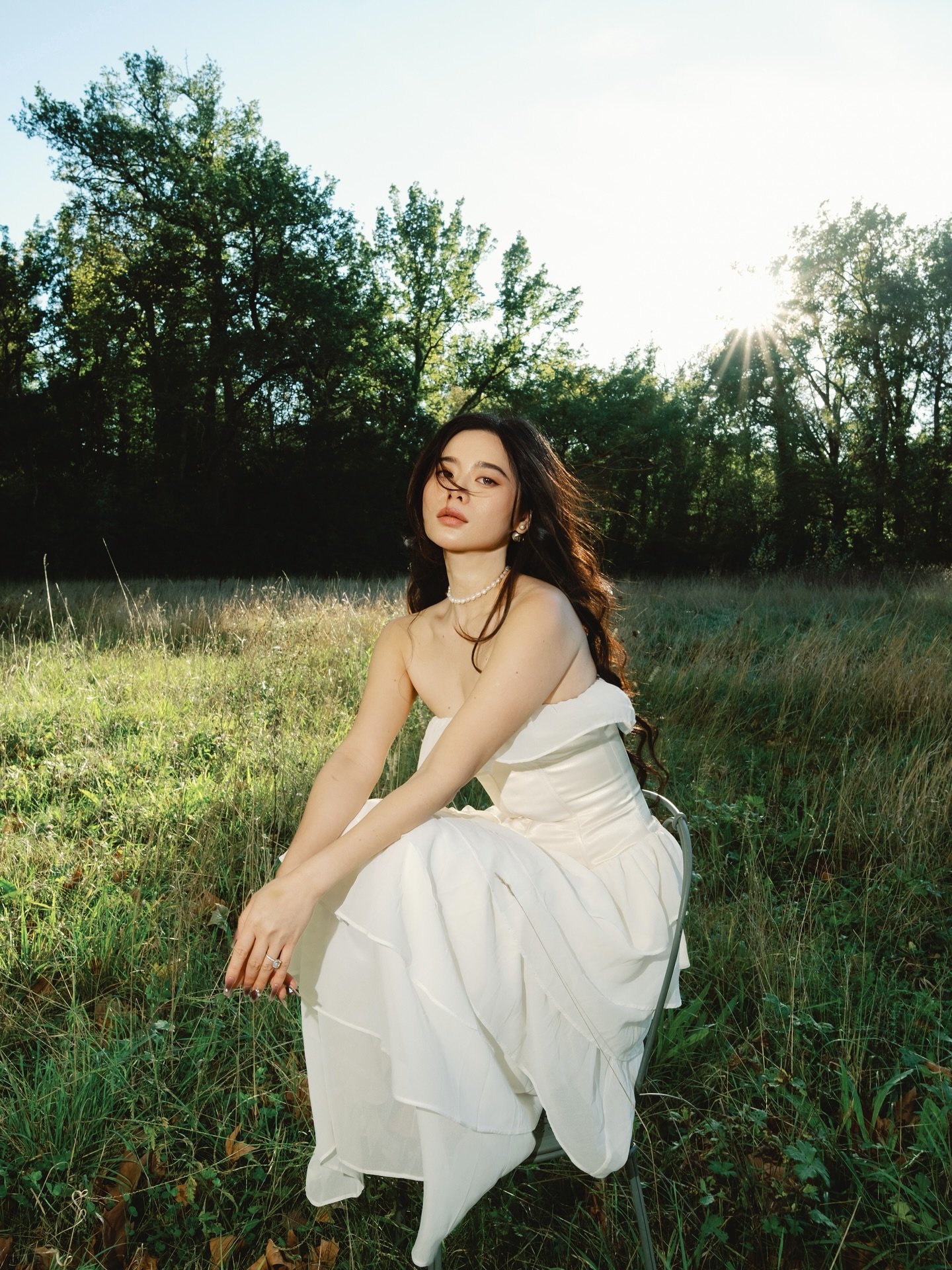 Provence is always a good idea not to mention having the stunning backdrop of the one and only @chateaudefonscolombe 🇫🇷🤭✨🫶🏼 Also&hellip; I guess this is what happens when two photographers go on vacation with their fur baby who&rsquo;s possibly 