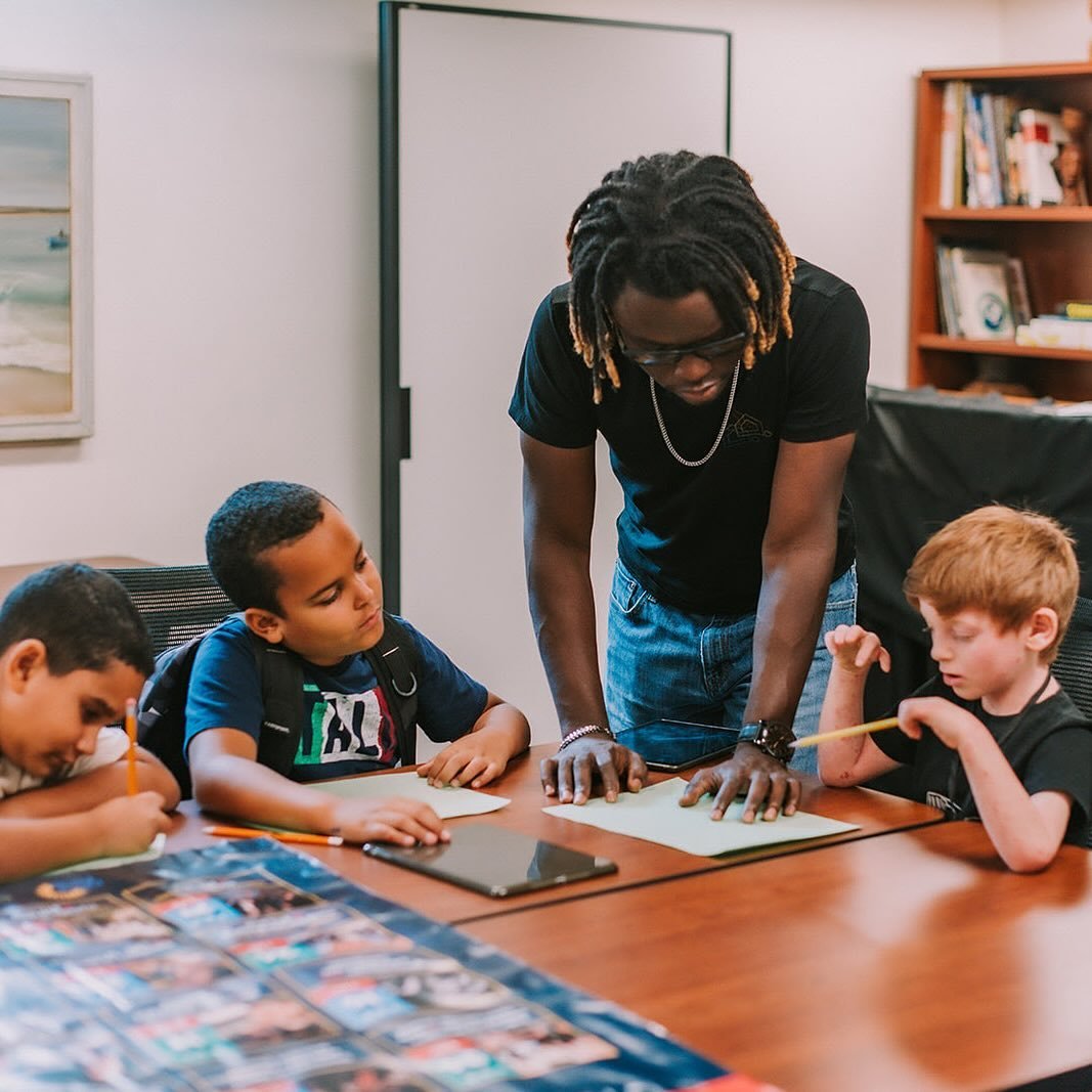 🎨 Tonight at 5:30pm! Join us in nurturing creativity and impacting young lives! 🌟 Discover how you can make a difference and support our cherished tradition at tonight&rsquo;s Lake Wales Art Council 2024 Summer Arts Camp Volunteer Information Sessi