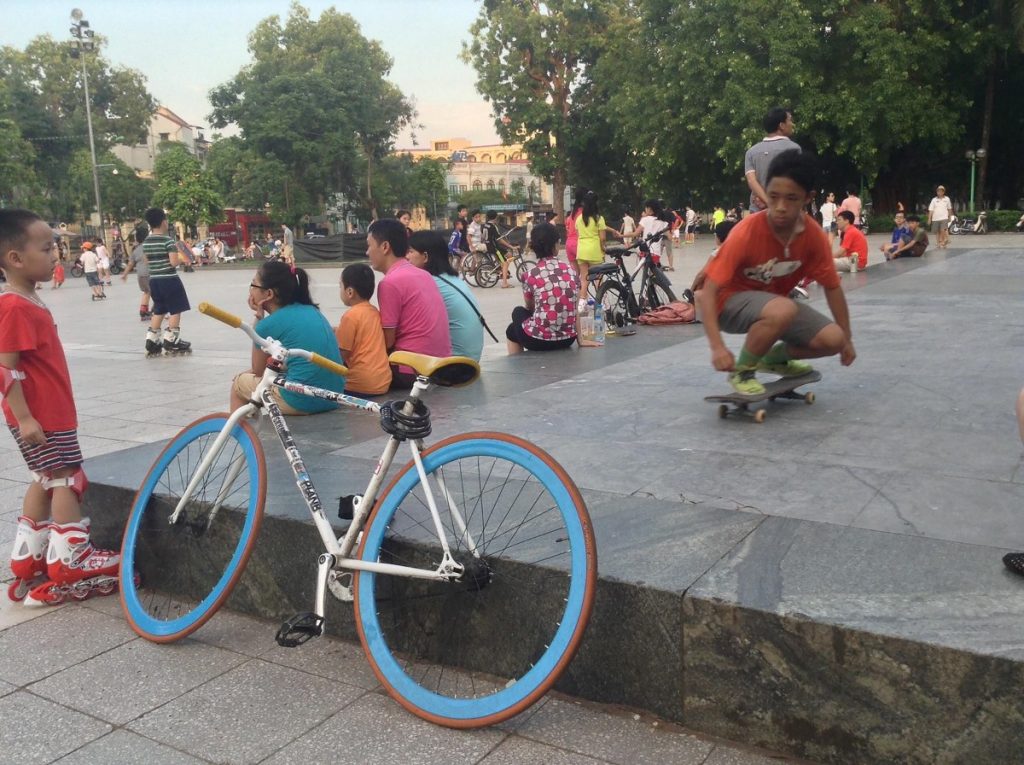 Skateboarding on the base of Lenin's statue at Lenin Square. Source: Geertman, June 2015