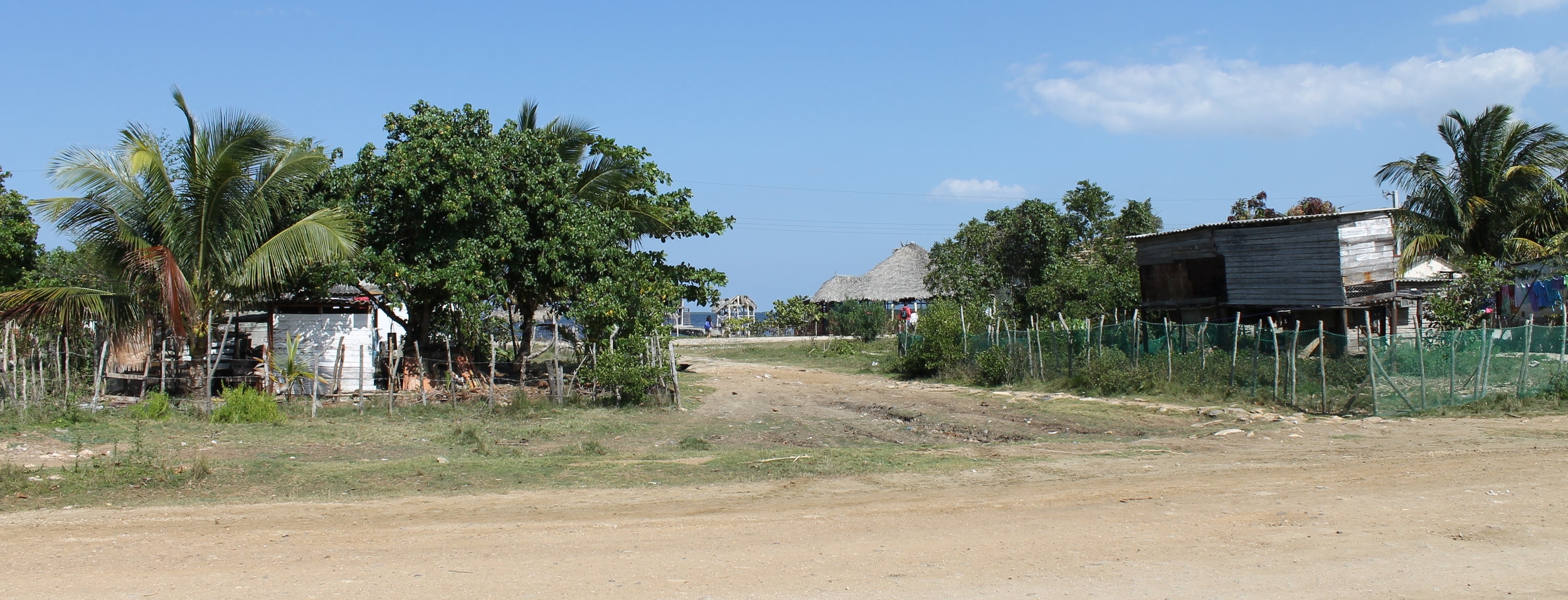Constructions récentes sur pilotis à Cuba. Photo par Mamed Muffak.