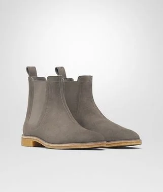   https://www.bottegaveneta.com/us/boots-and-ankle-boots_cod11233019uw.html  