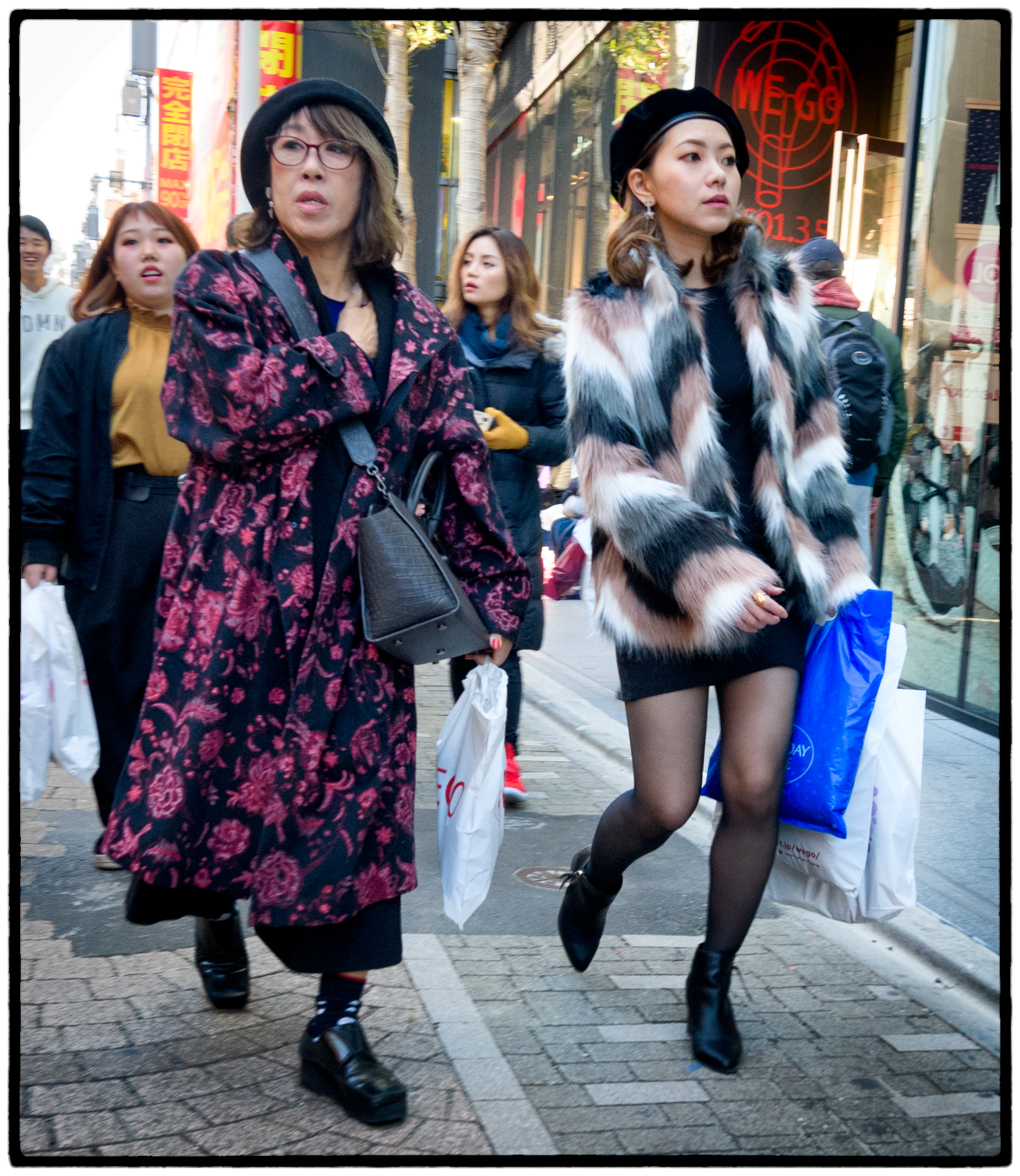 Shoppers, Tokyo
