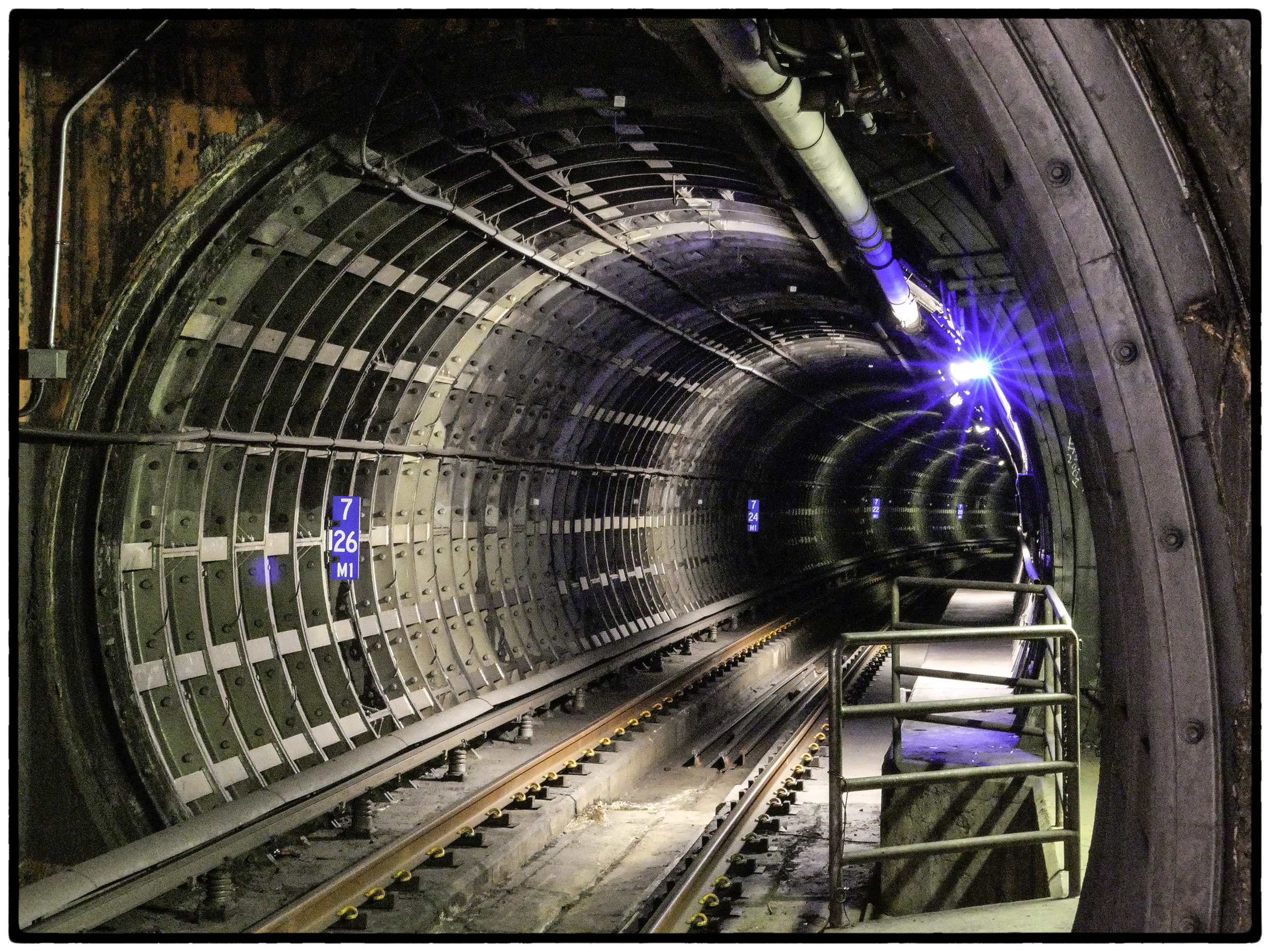 BART tunnel between Embarcadero and Montgomery