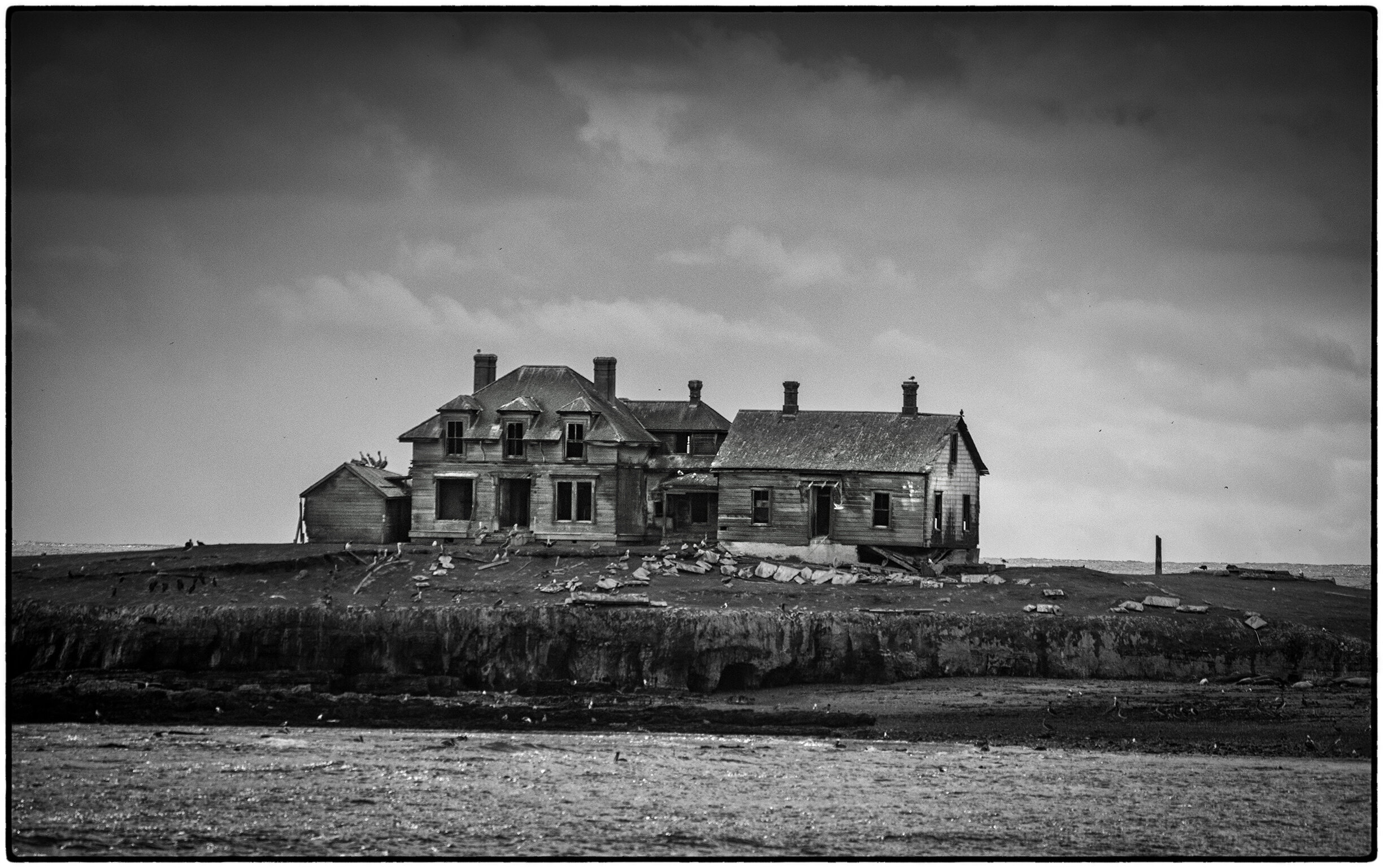 Abandoned Lighthouse keeper's house, Ano Nuevo Point