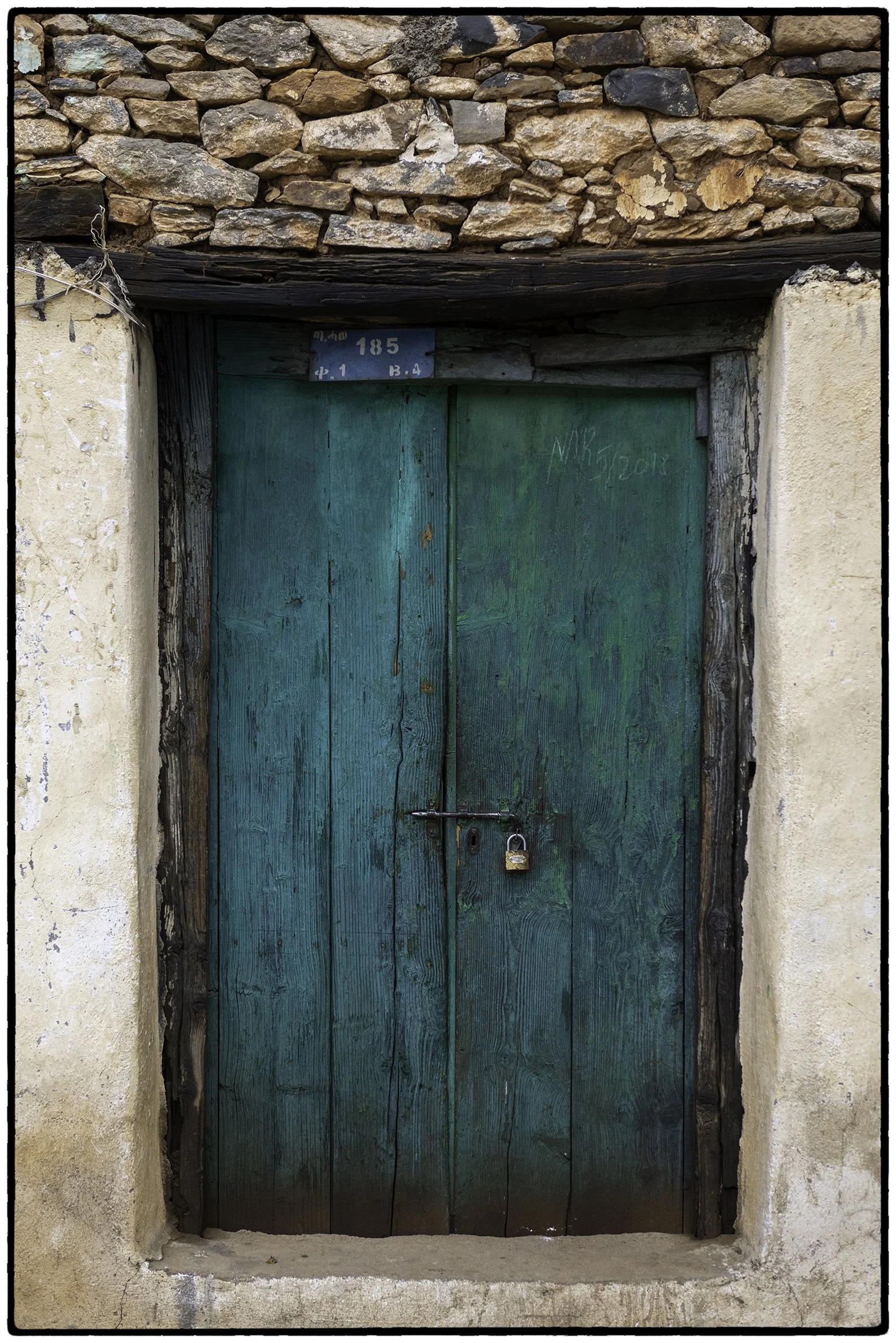 Green door, Axum
