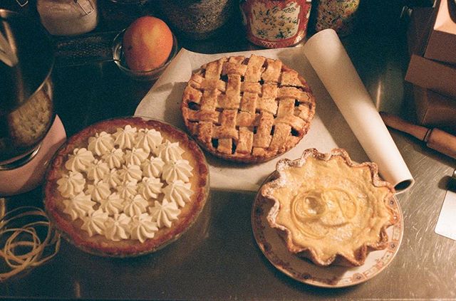“It’s Pie Day, I’m in Love”- The Cure #HappyPiDay🥧 Come celebrate at East Village Social tonight! 🎉 We’ll have Pie and Live Music for you 🎸 While supPIES last! 😛 This glorious 🎞 by @bartondillingham 💖 Styled by @mega__babe #charliepies #pieday #pieisthecure