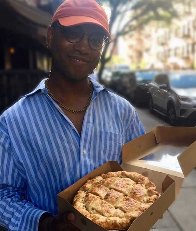 A #BrandiedApplePiewithSaltedCaramel 🥧 for this sweet Bithday boy on his Dirty 30 💥 @frreaky_p #charliepies