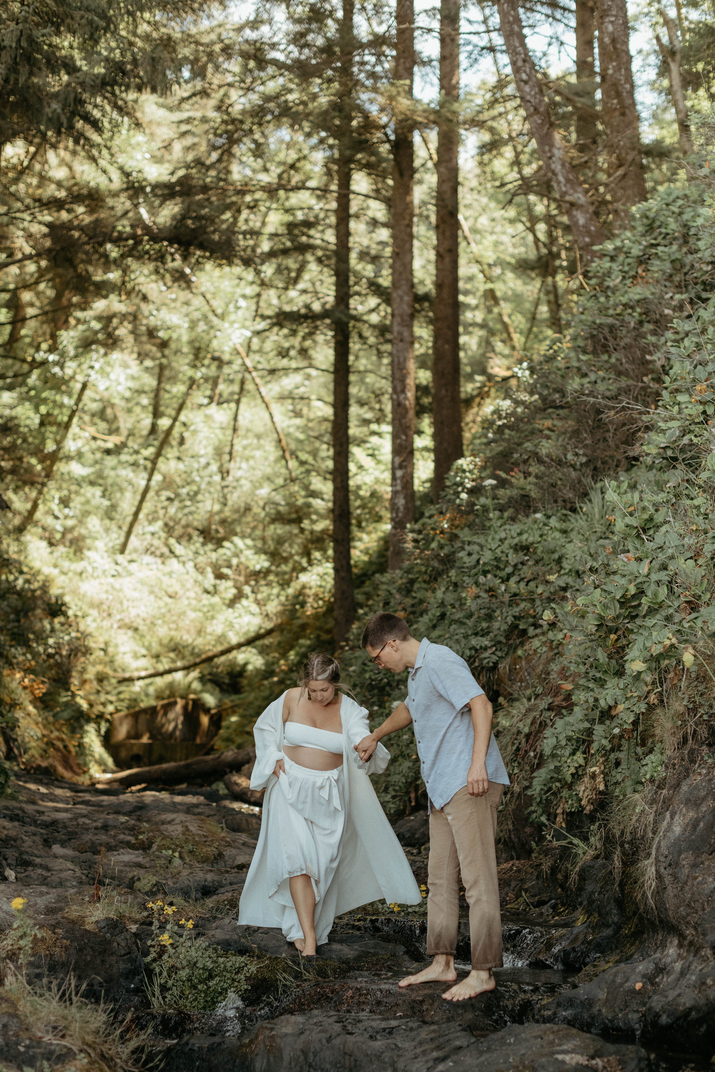 Amanda &amp; Tommy - A Maternity Session On The Oregon Coast