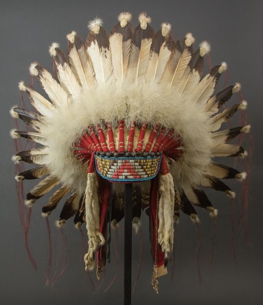 Chief War Bonnet - Front | Plains Indians, USA Eagle feathers, horsehair, beads, quill, fabric, fur. Circa 1920-1930