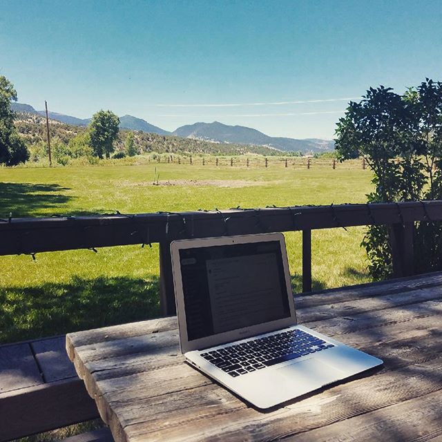 Today&rsquo;s office: amazing views of the Rocky Mountains. Quick getaway to Denver for some meetings, connecting brands with the best local influencers and content creators.

#glocally_brand_ambassador