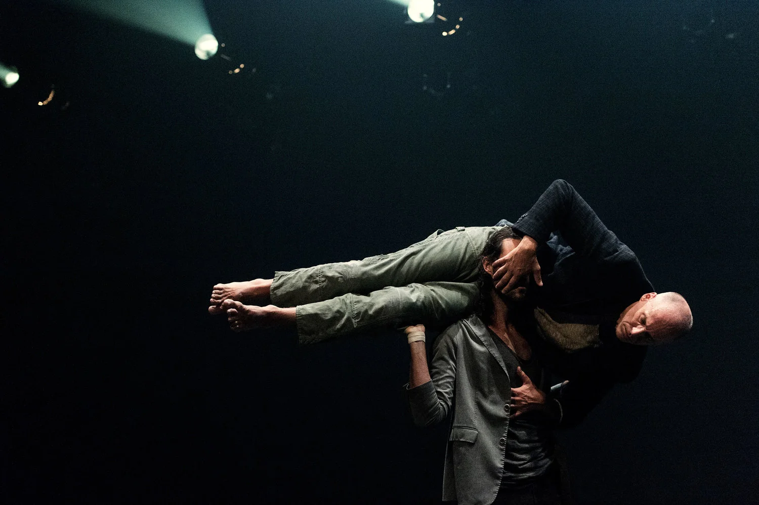 DANCERS OF PARTS + LABOUR_DANSE IN LA VIE ATTEND. PHOTO BY GUZZO DESFORGES