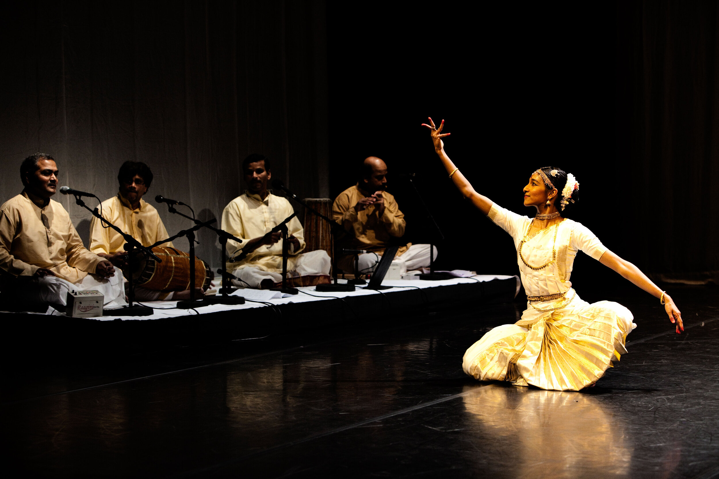 Shantala Shivalingappa Shiva Tarangam by Shantala Shivalingappa. Photo by Hector Perez