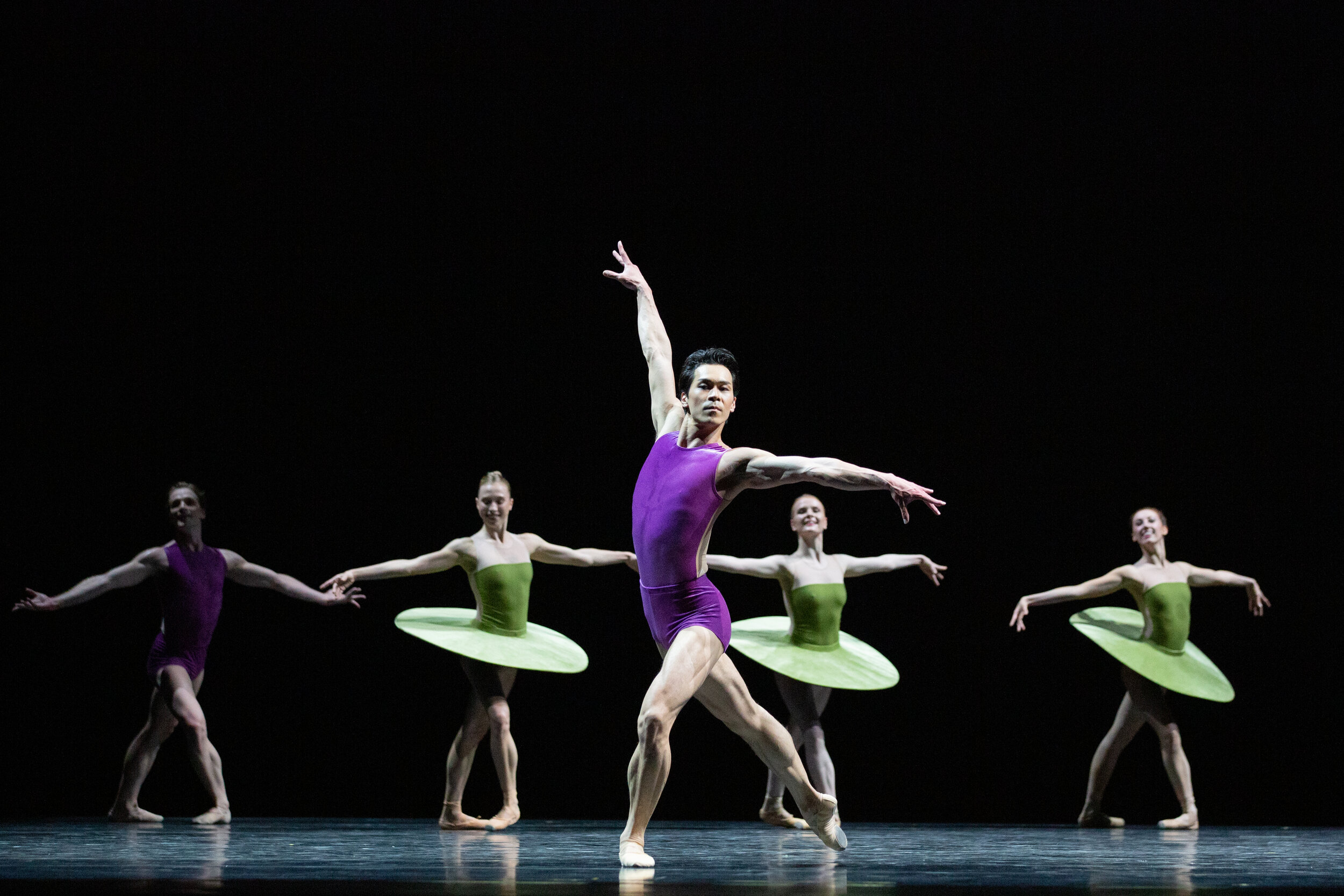 The National Ballet of Canada (Naoya Ebe with Artists of the Ballet) in The Vertiginous Thrill of Exactitude by William Forsythe. Photo by Karolina Kuras