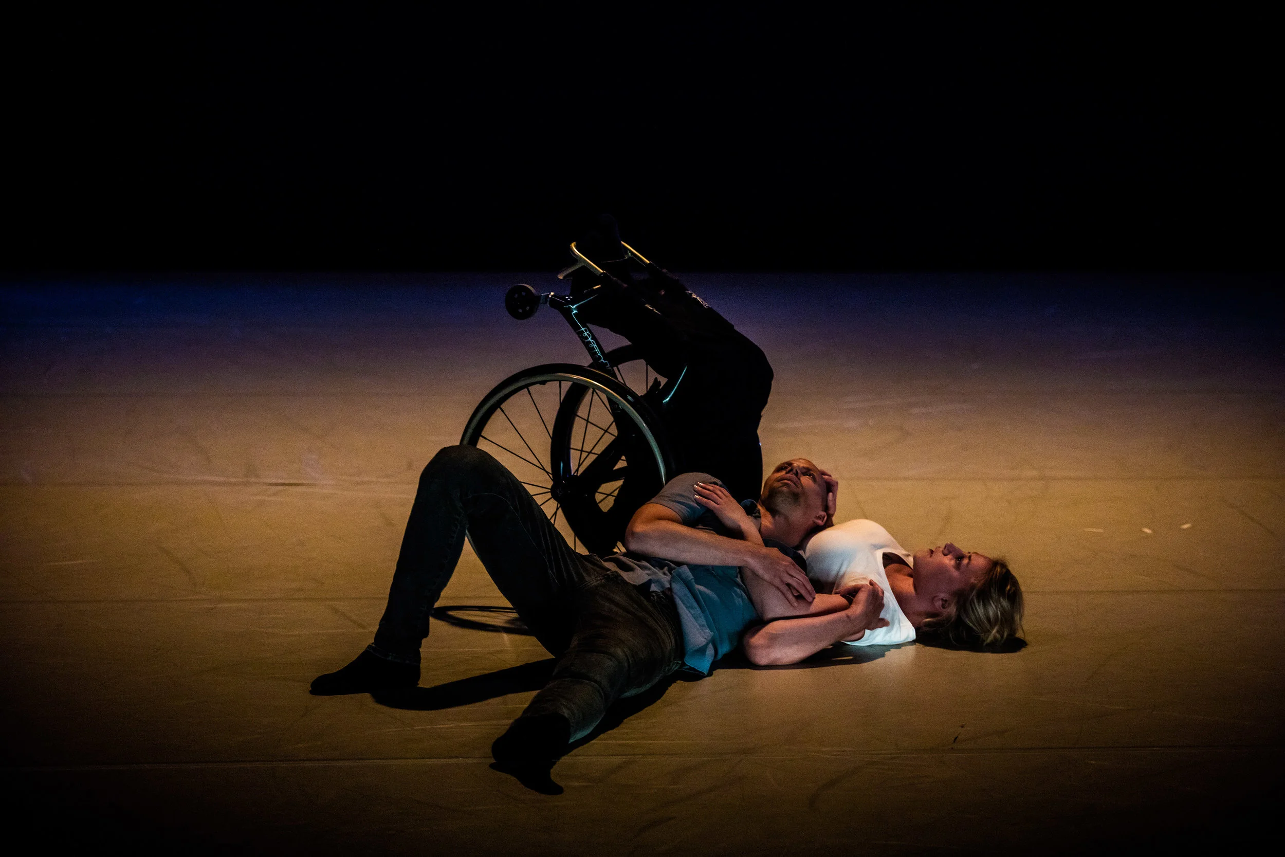 Skånes Dansteater performing ‘Dare to Wreck’ by Madeleine Månsson and Peder Nilsson. Photo by David Thibel
