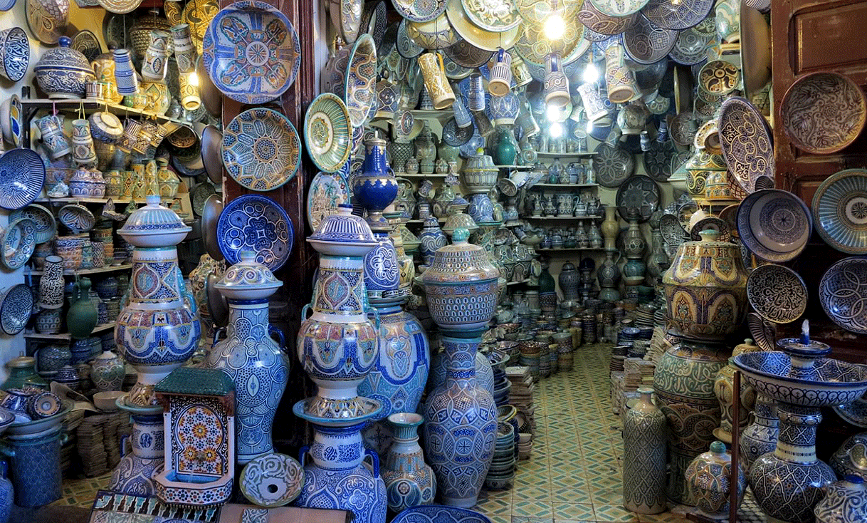 AK-Taylor-Morocco-Safari-Marrakesh-Le-Souk-Ceramics-Meyer.gif