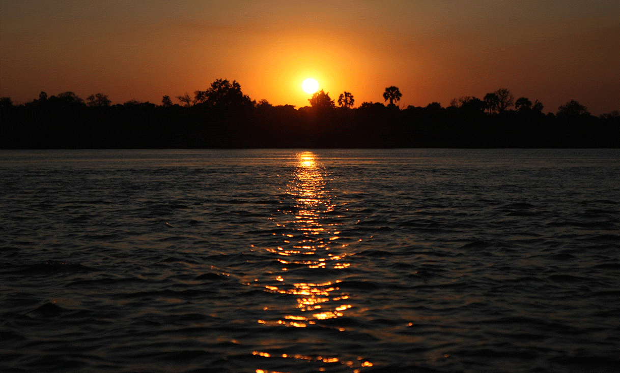 AK-Taylor-Safari-Zambia-Sunset.gif