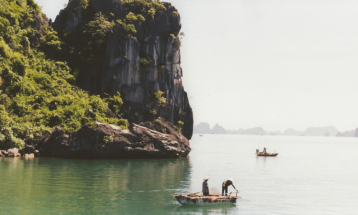 AK-Taylor-Travel-Vietnam-Fisherman2.gif