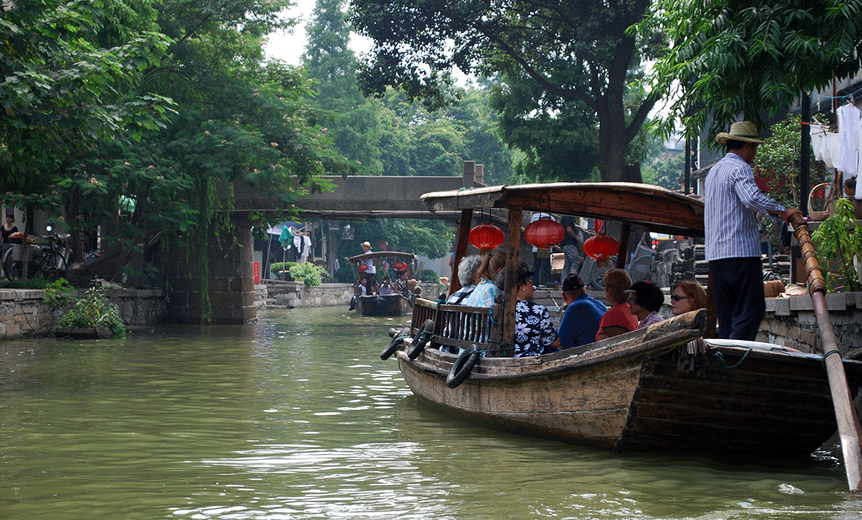 AK-Taylor-Travel-China-Shanghai-Zhujiajiao-San-Pan-Ride.gif