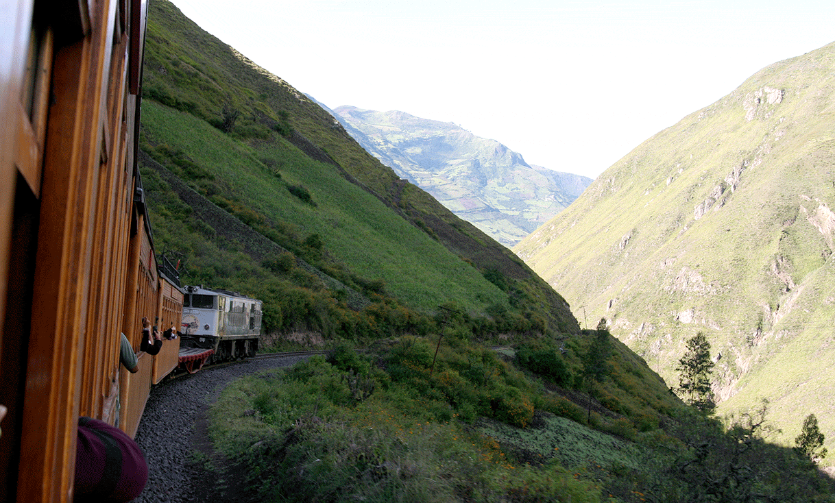 AK-Taylor-Travel-Ecuador-Chimborazo-province-Alausí-The-Devil's-Nose-railway.gif