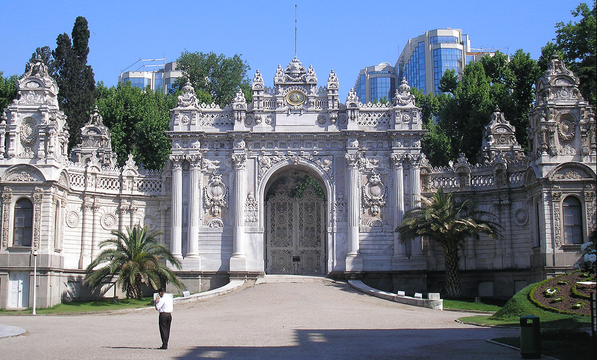 AK-Taylor-Travel-Turkey-Dolmabahçe-Palace.gif