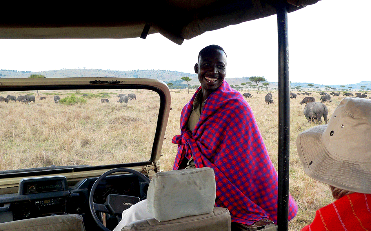 AK-Taylor-Safari-Travel-Kenya-Game-Drive-Guide.gif