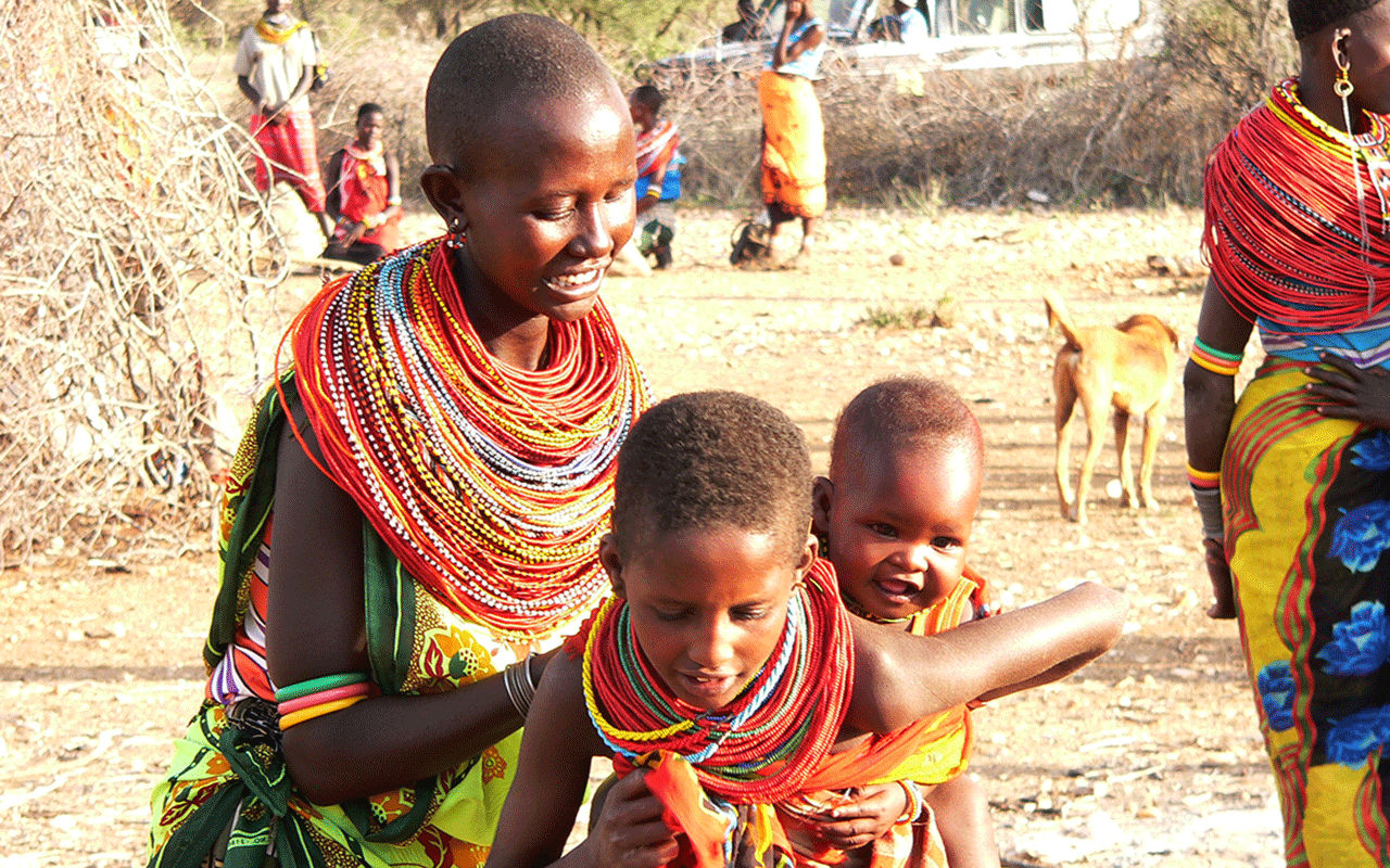 AK-Taylor-Safari-Travel-Kenya-Masaai-Mother-Chidren.gif