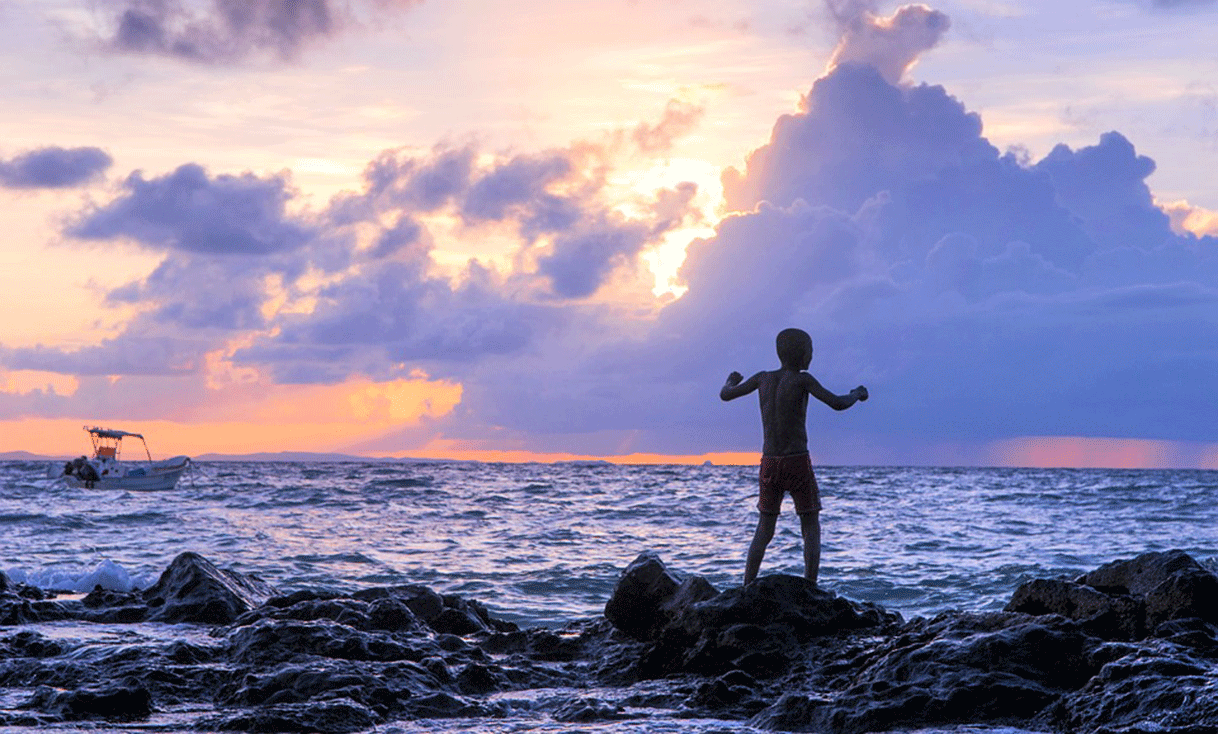 ak-taylor-travel-madagascar-beach-boy.gif