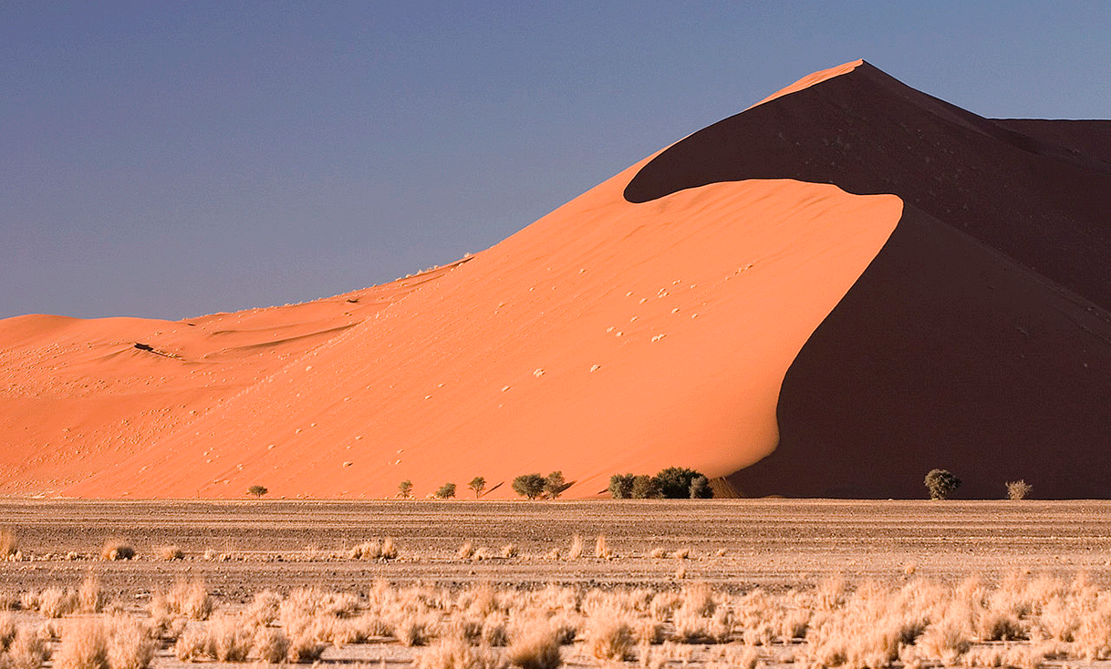ak-taylor-travel-namibia-red-dune.gif