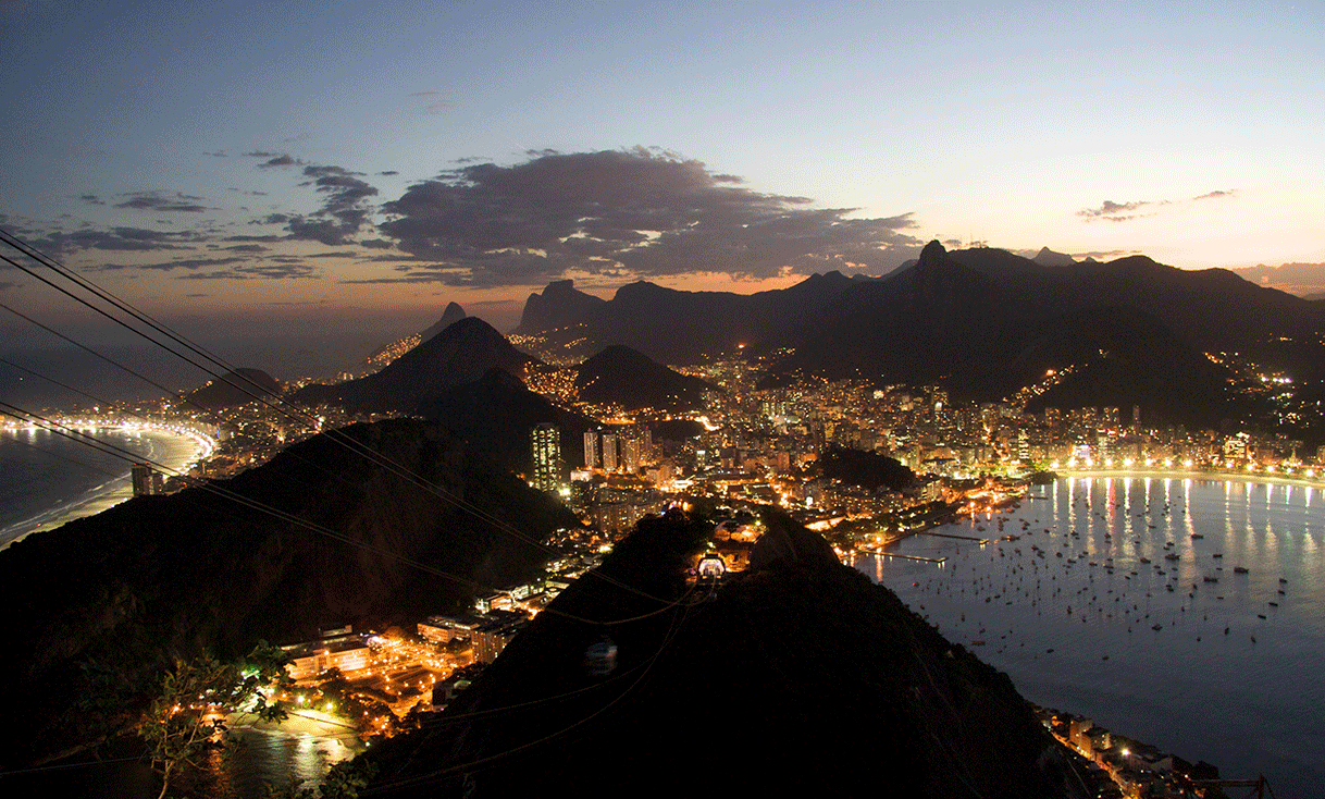 AK-Taylor-Rio_de_Janeiro_night.gif