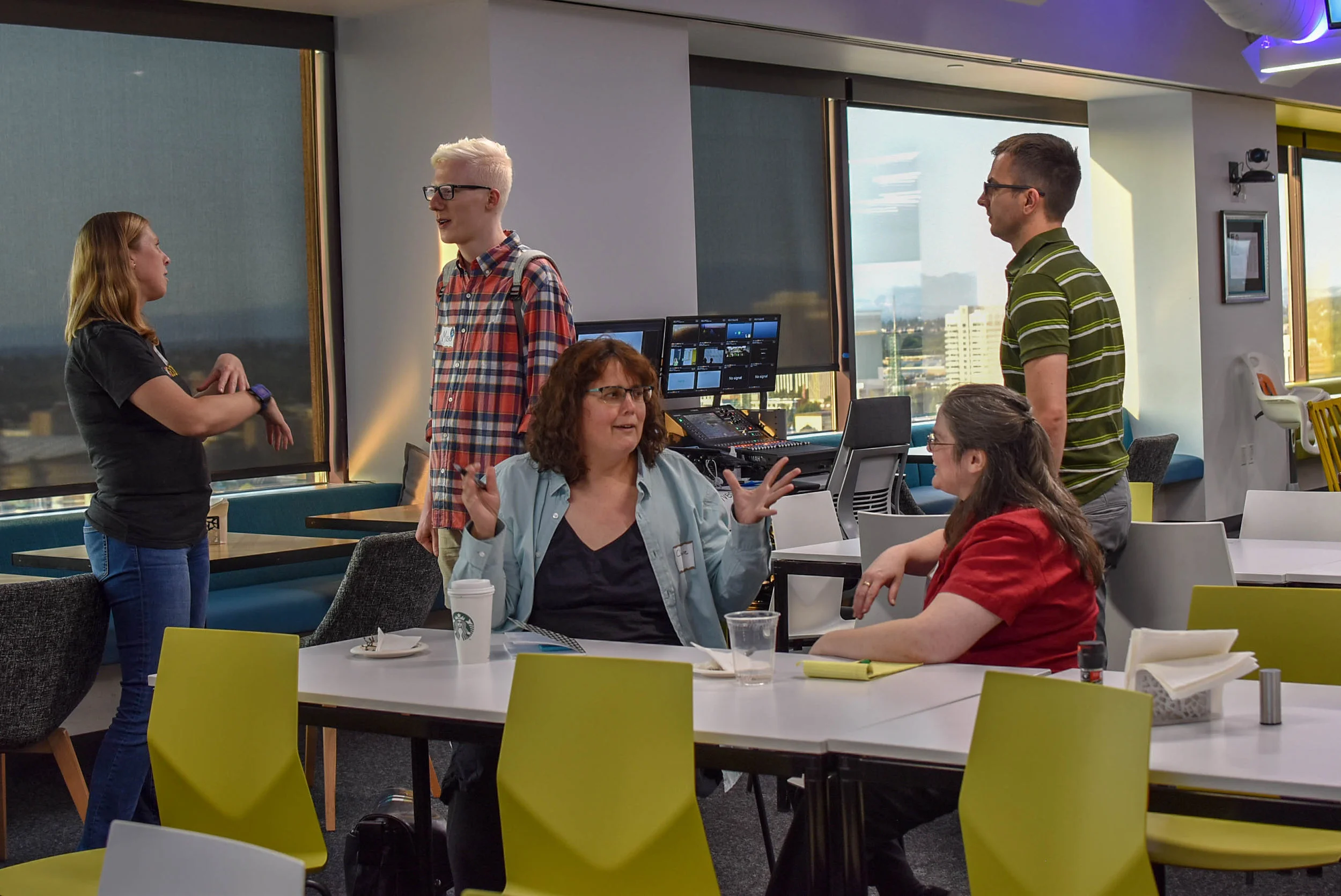PDXWIT | How to Navigate the Tech Field @ New Relic | 08-06-18 | Attendees mingle