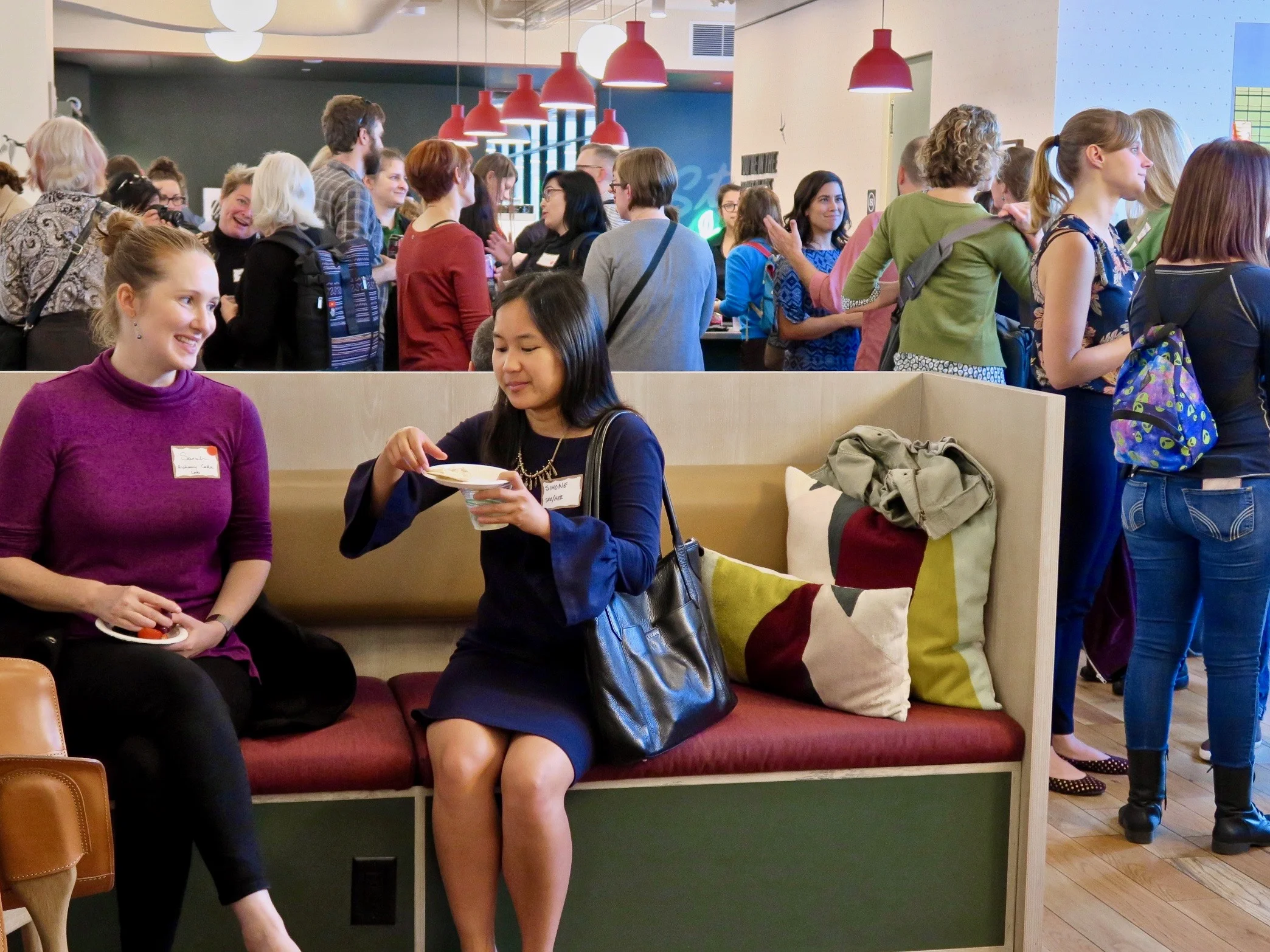 PDXWIT Happy Hour with Schrodinger @ WeWork Pioneer Place, 9/18/18, Attendees mingle.