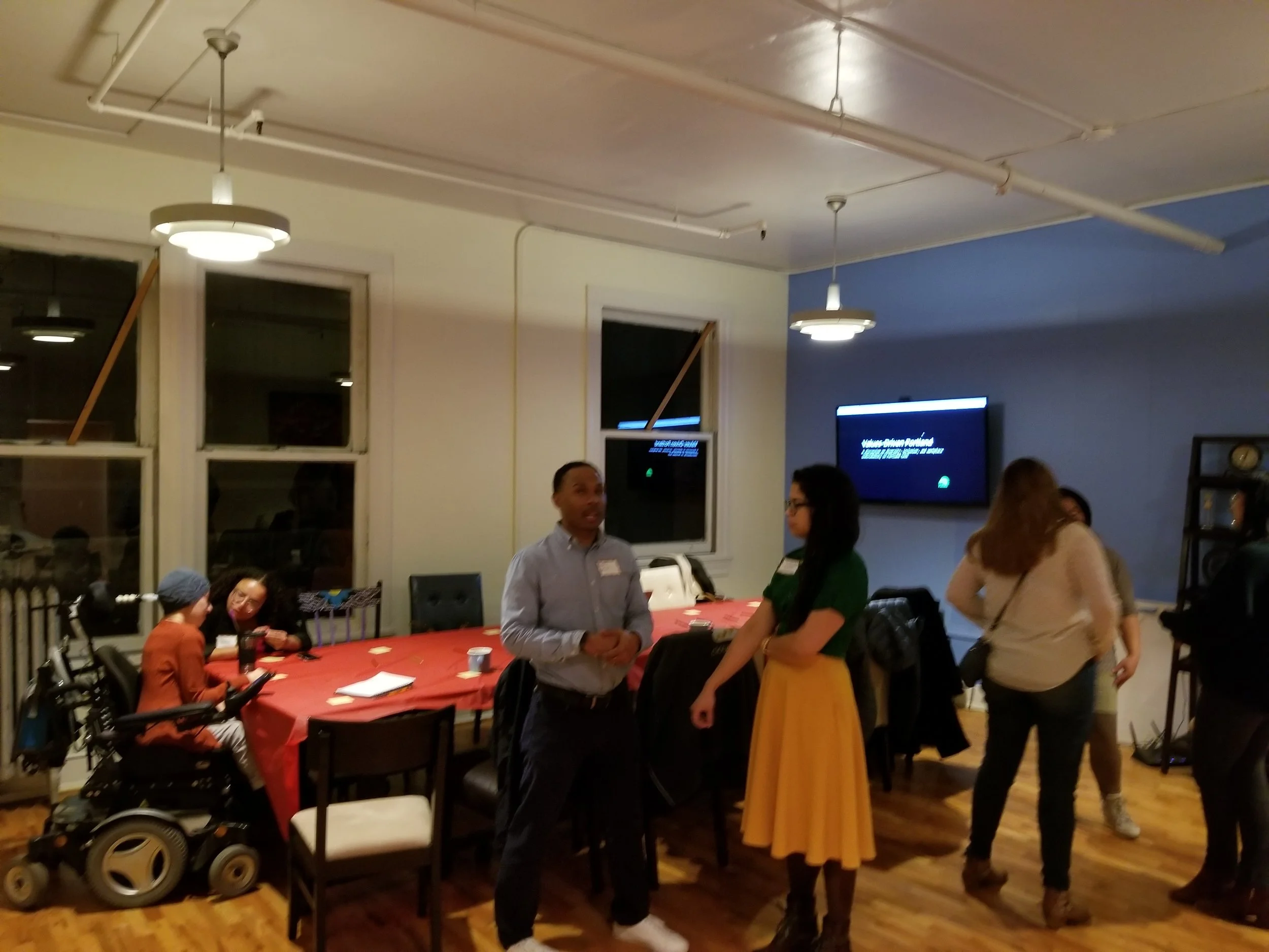 PDXWIT Diversity Dinner @ A.wordsmith, 12/12/18, Attendees mingle