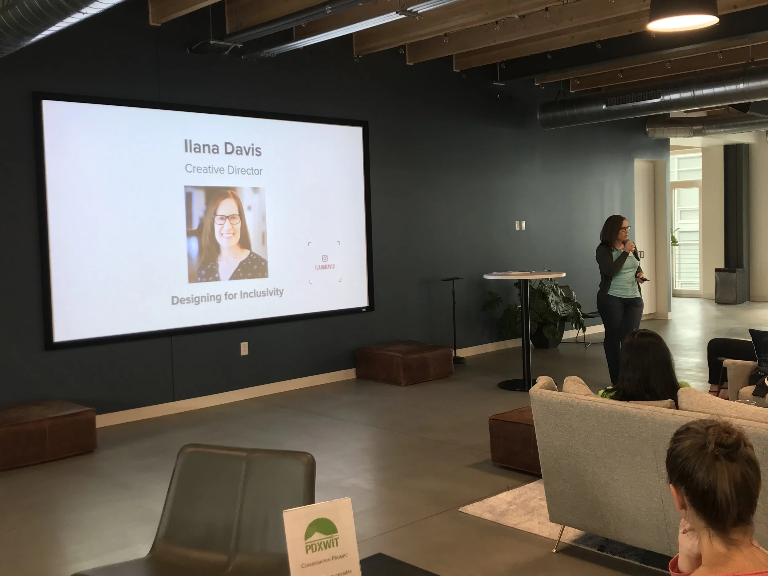 PDXWIT-May-Happy-Hour-Vacasa_2019-05-21_ILANA_DAVIS_introduction.jpg