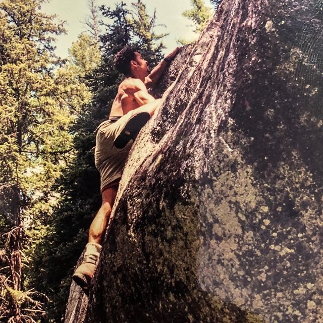 Back in the climbing days. 🌲⛰🏕
#rockclimbing 
#bouldering 
#climbing 
#climb 
#tbt 
#throwback 
#outdooradventures 
#outdoor .
.
.
.