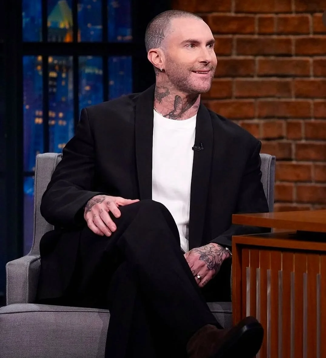 @adamlevine x @latenightseth 

For Adam&hellip;..
Complexion @darcygilmore 
Style @madgoldman * @therow 
Hair @shaularbiv 

#mensgrooming #mensskincare #mensfashion #complexion #barberedhair 
#adamlevine