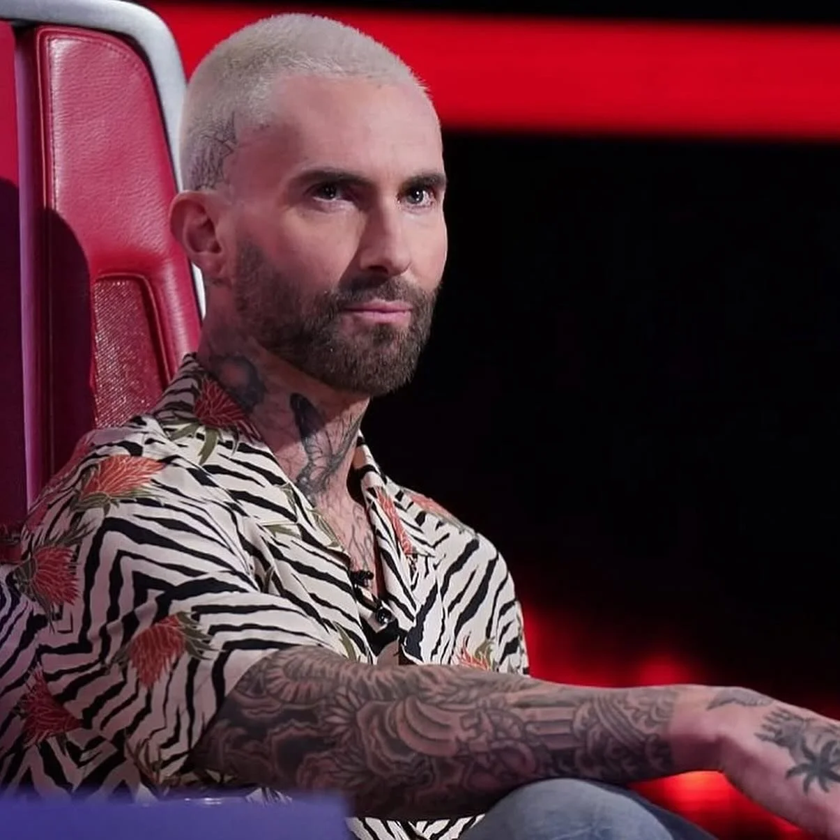 @adamlevine x The Voice Finale Wk 1

Complexion @darcygilmore x @jaxonlane 
Style @madgoldman x 
Barber @shaularbiv 

#mensfashion #mensgrooming #mensskincare #maroon5 #adamlevine 
#men #menshair #menswear