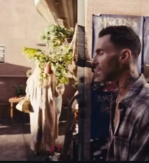 @maroon5 x&rsquo;s Love Is Like Drugs Ft Lil Wayne

Director @aerinmoreno / @labuda.tv 
@interscope 
Skin &amp; beard @darcygilmore / @111skin 
Barber @shaularbiv / @mrsmithhair 
Style @madgoldman 

#adamlevine #maroon5 #m5