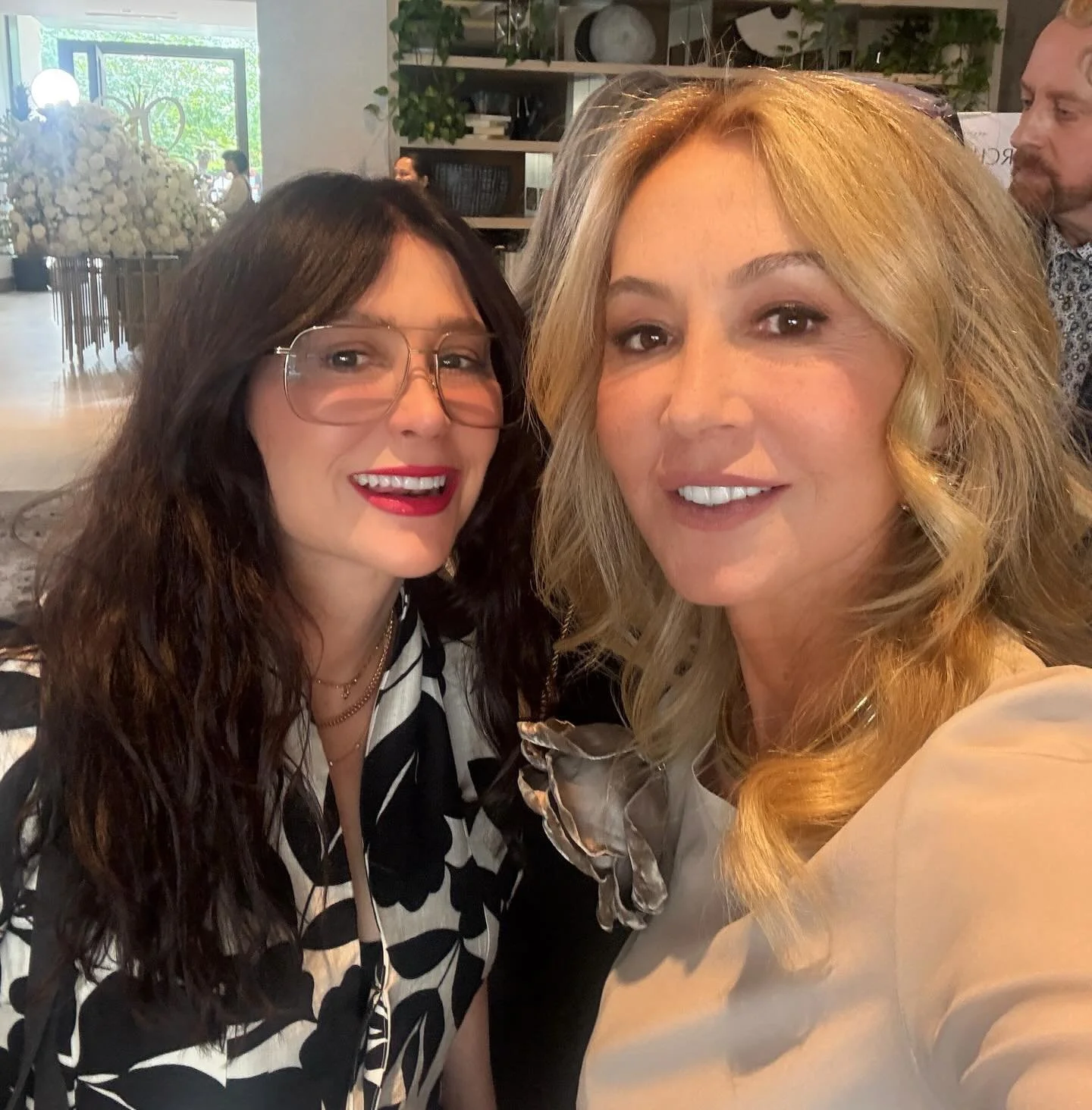 Blessed by the Queen @anastasiabeverlyhills who reshaped MY ACTUAL eyebrows at the #ABH Oscars event. ✨🤍