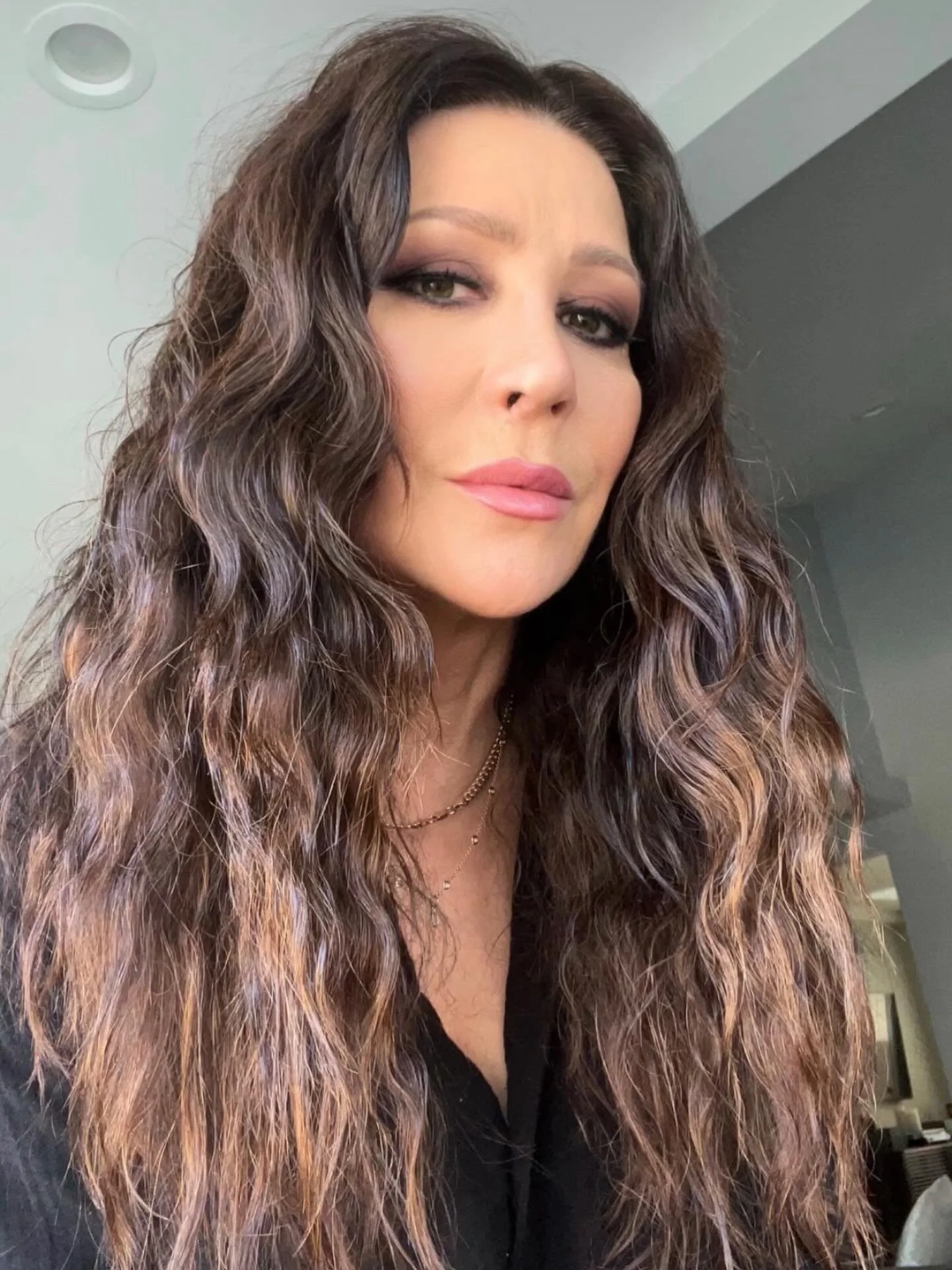 What is the vibe lately?! I&rsquo;m so confused. Am I doing a natural eye or a look? Am I doing a lip or not? Do you like makeup or not? Should I look like I woke up without needing concealer or do I need a tag products and say I use this or that as 