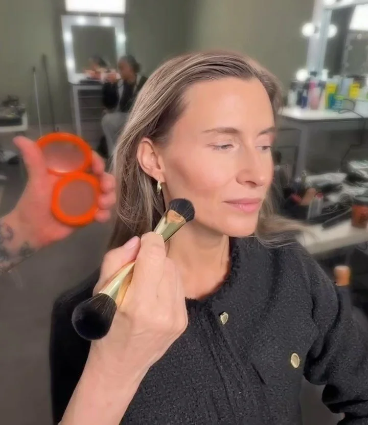 Welp. Just found the quickest, most bendable &amp; yummy summer bronzer product for this fresh look! The last image is with the additional products. Stunninggggg 

SARAH CREAL
Just Like Paradise - Peptide Sculpting Cream Bronzer 
Blush &amp; Blur Bru