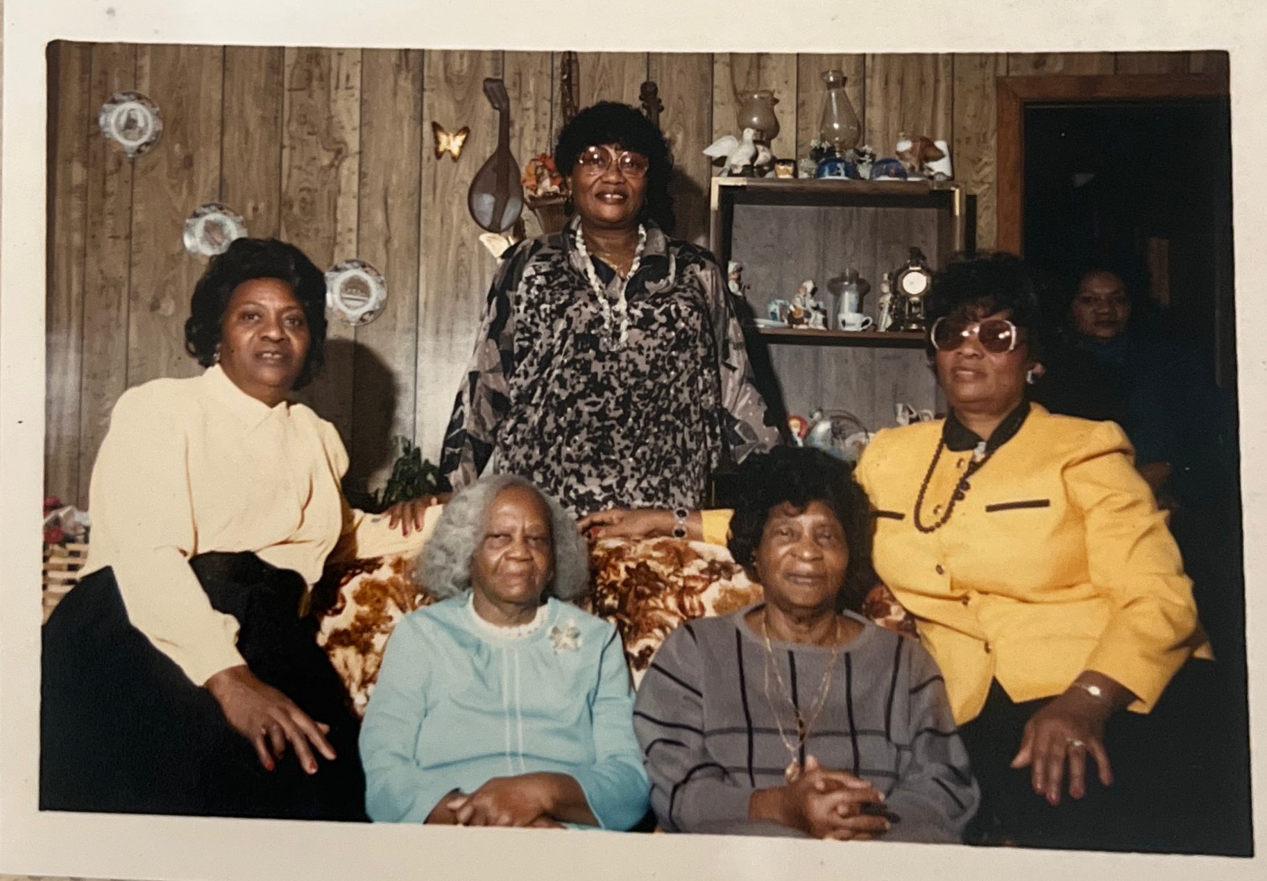 Aunties-1cuz.png