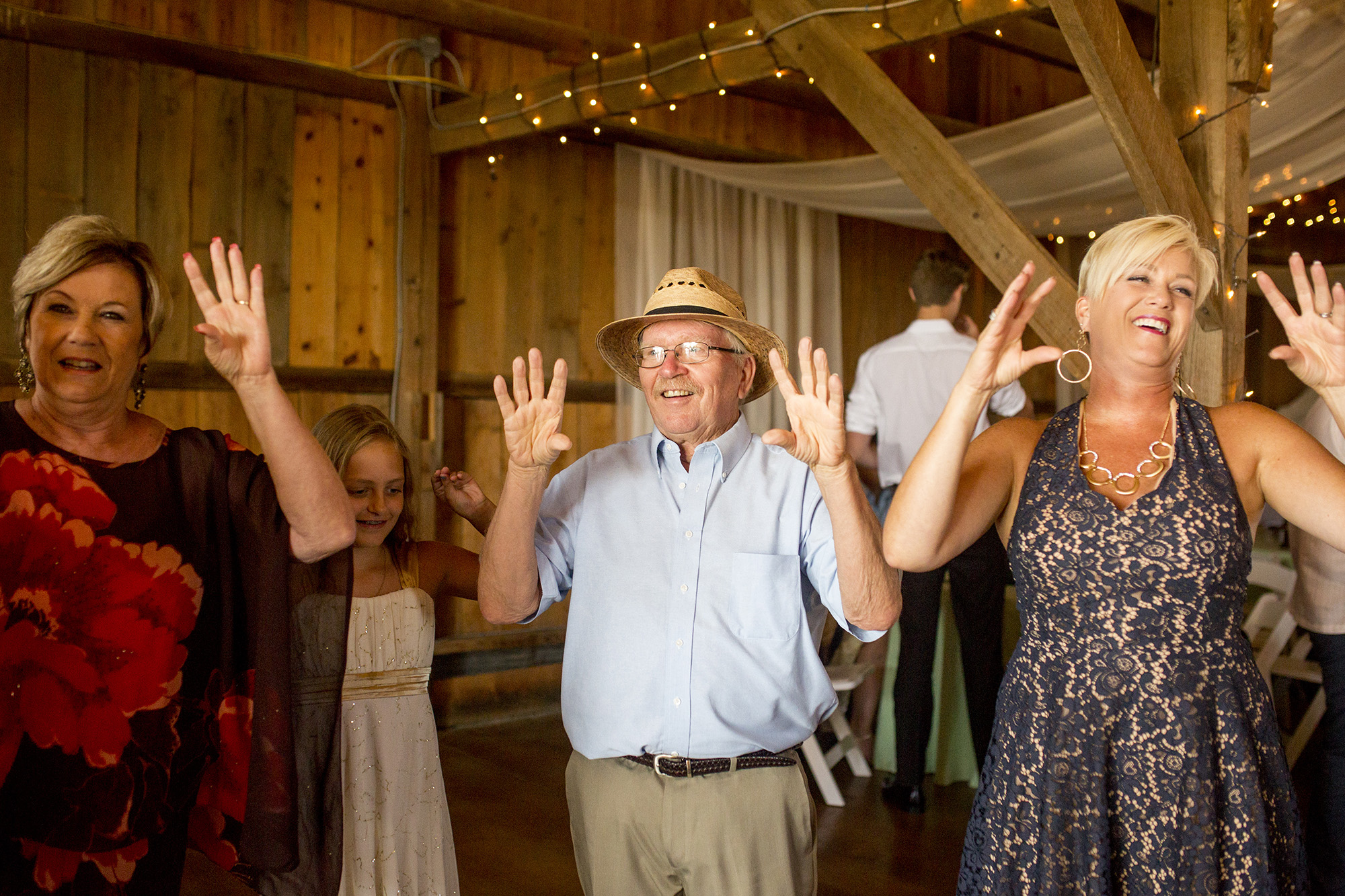 Seriously_Sabrina_Photography_Lexington_Kentucky_Talon_Winery_Wedding_Kjellsen139.jpg