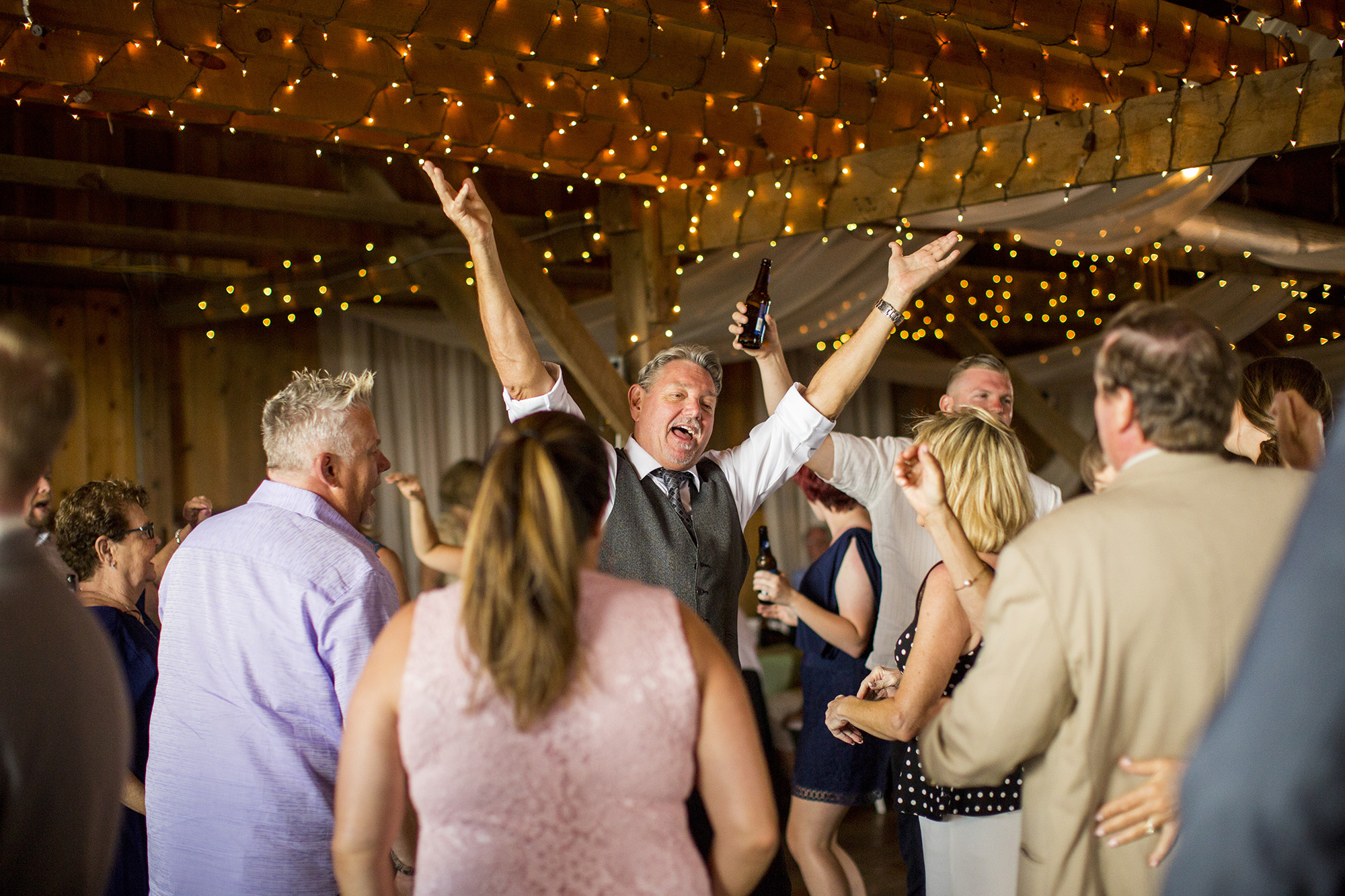 Seriously_Sabrina_Photography_Lexington_Kentucky_Talon_Winery_Wedding_Kjellsen151.jpg