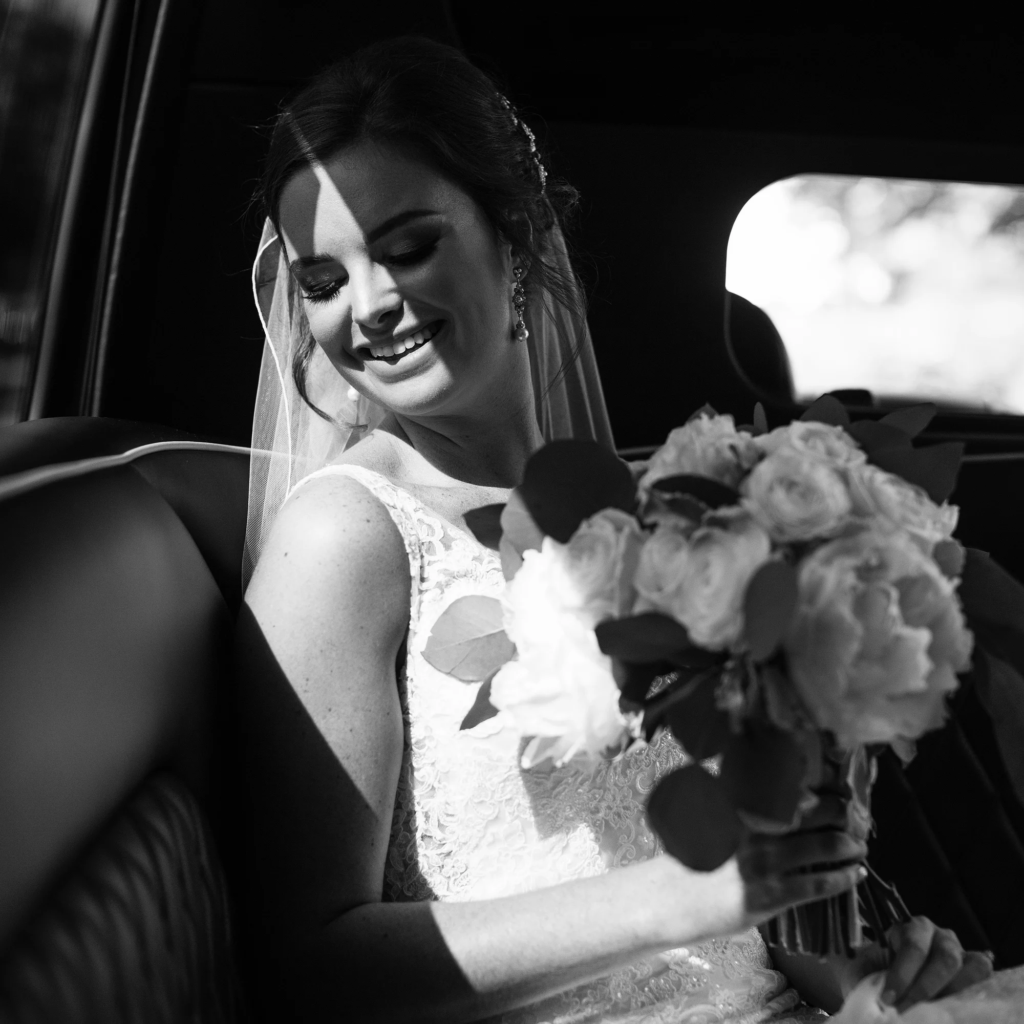 Seriously_Sabrina_Photography_Lexington _Kentucky_Limestone_Hall_Wedding_Rogers72.jpg