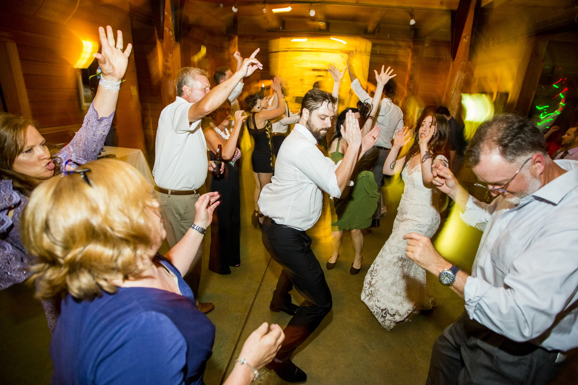 Seriously_Sabrina_Photography_Milwaukee_Wisconsin_Wedding_Schlitz_Audubon_Nature_Center_BrunderRife148.jpg